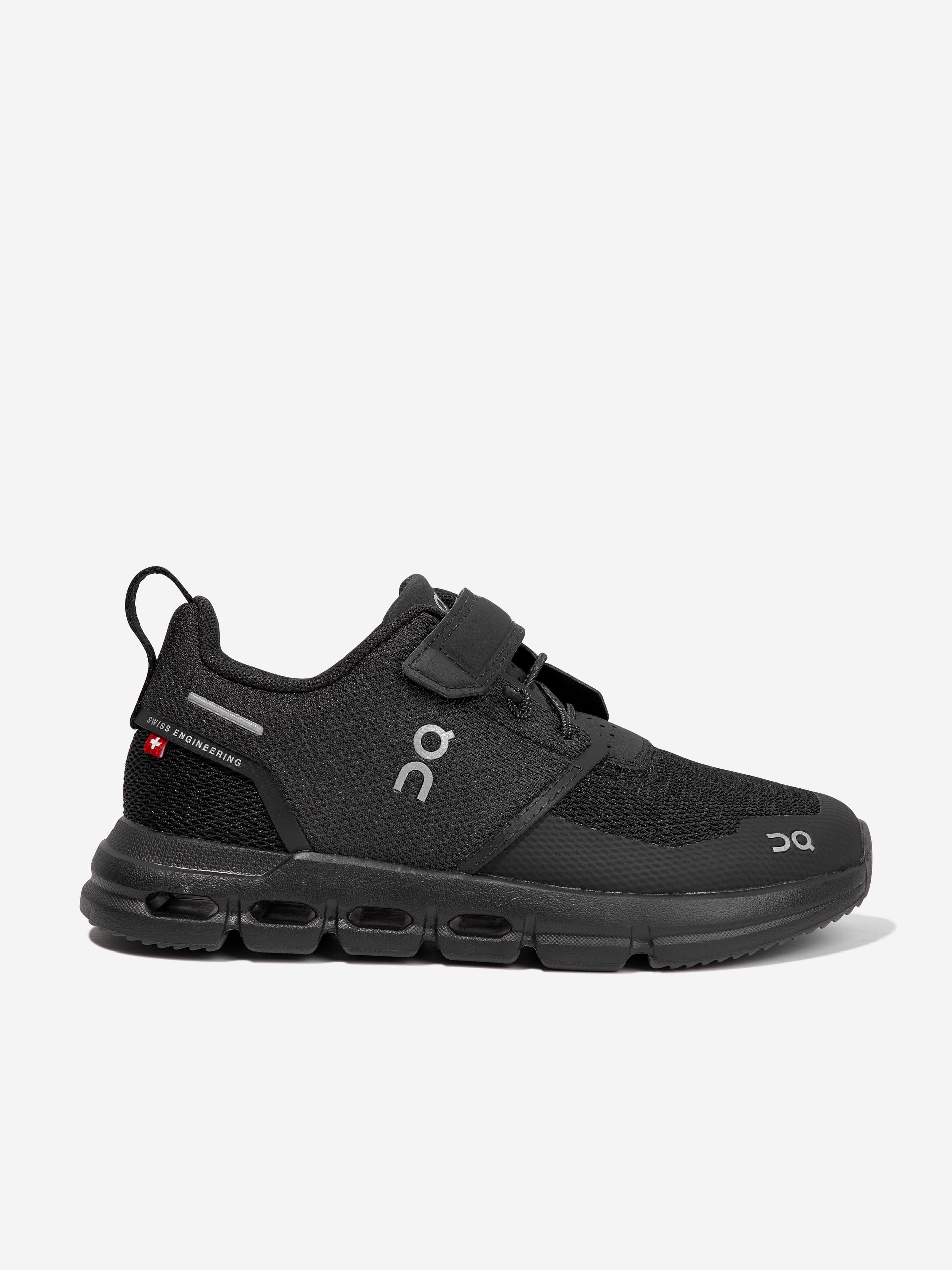 On Running Kids Cloud Play Trainers in Black - Main Image