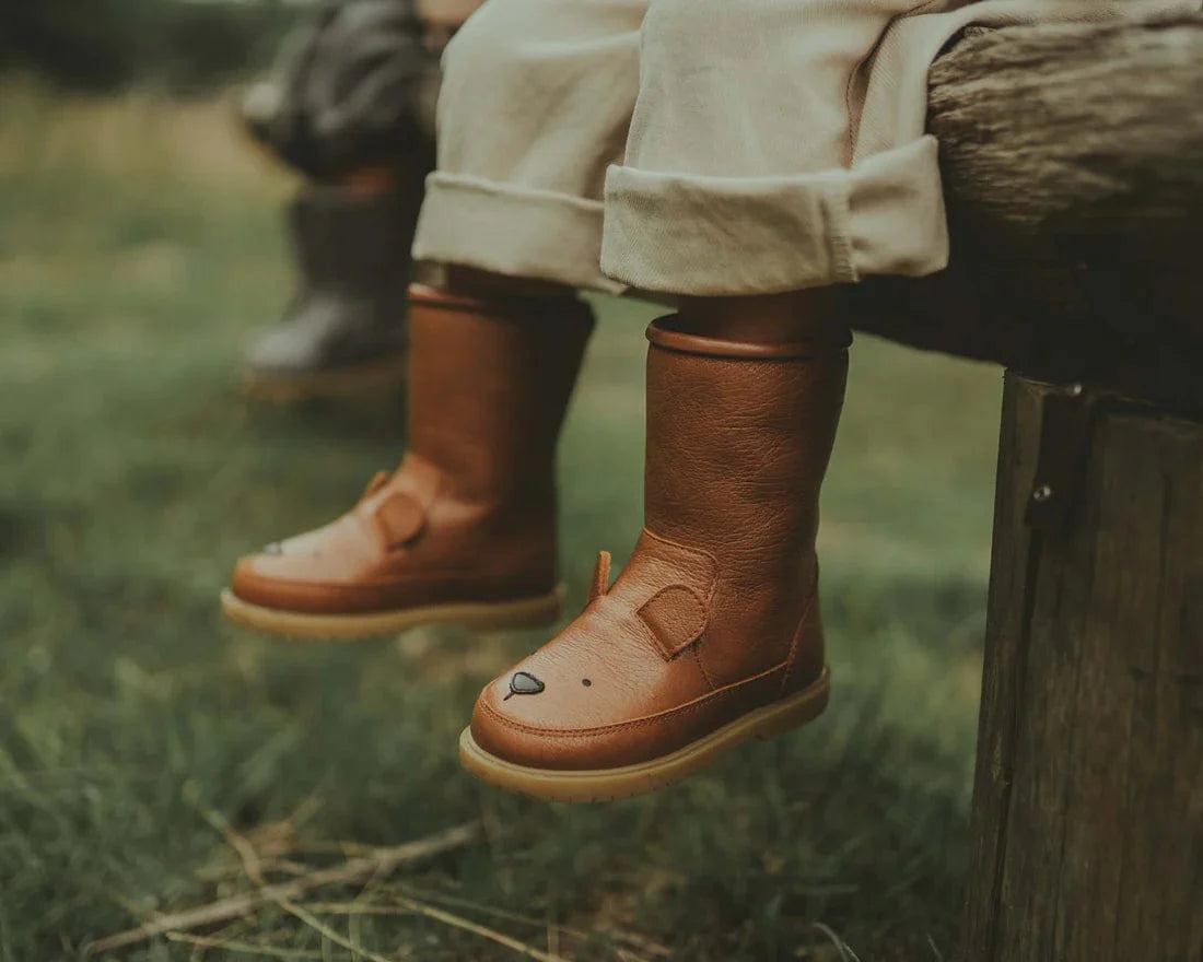 Kids Wadudu Classic Bear Boots in Brown