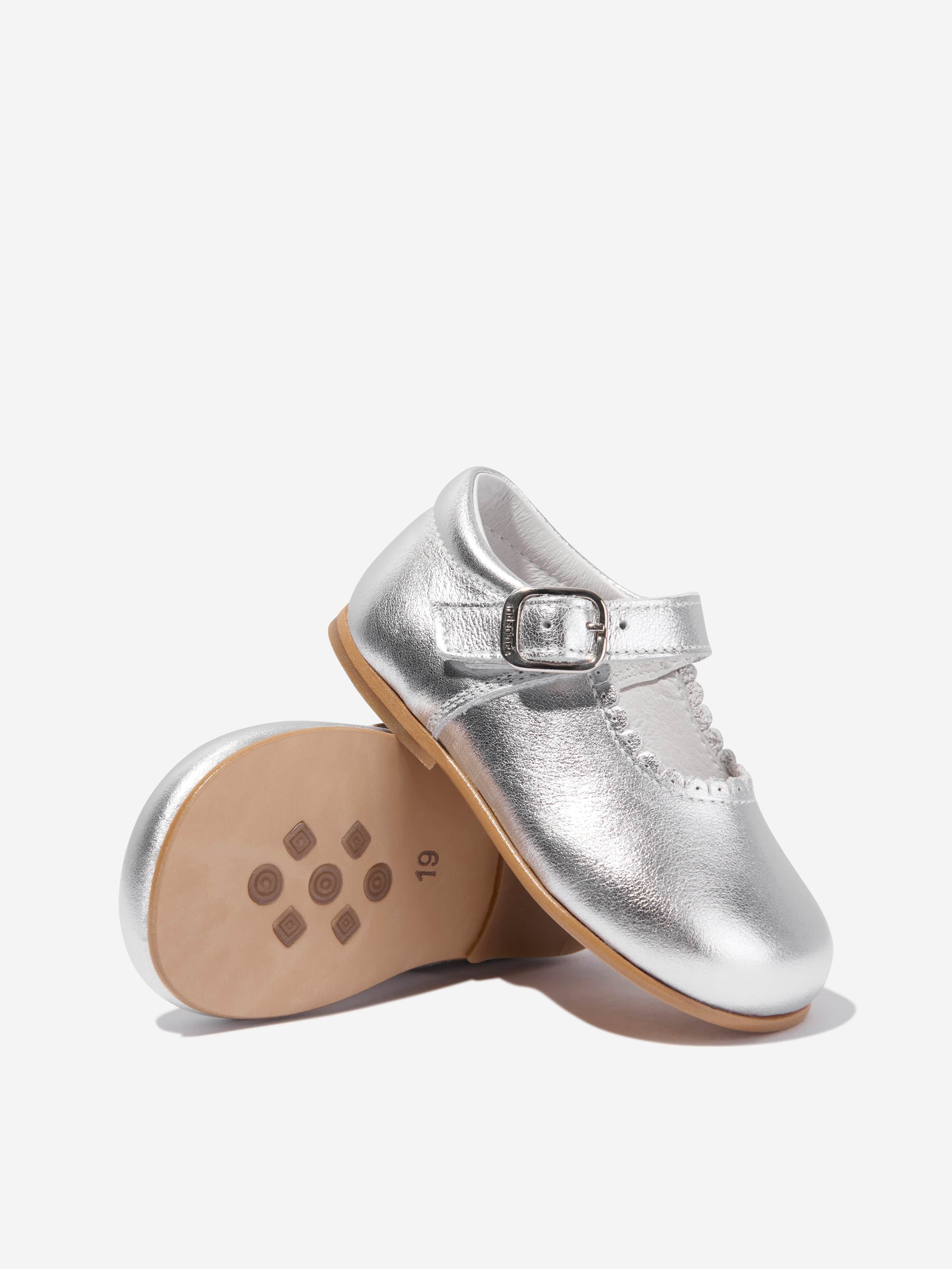 Andanines Girls Patent Leather Mary Jane Shoes in Silver