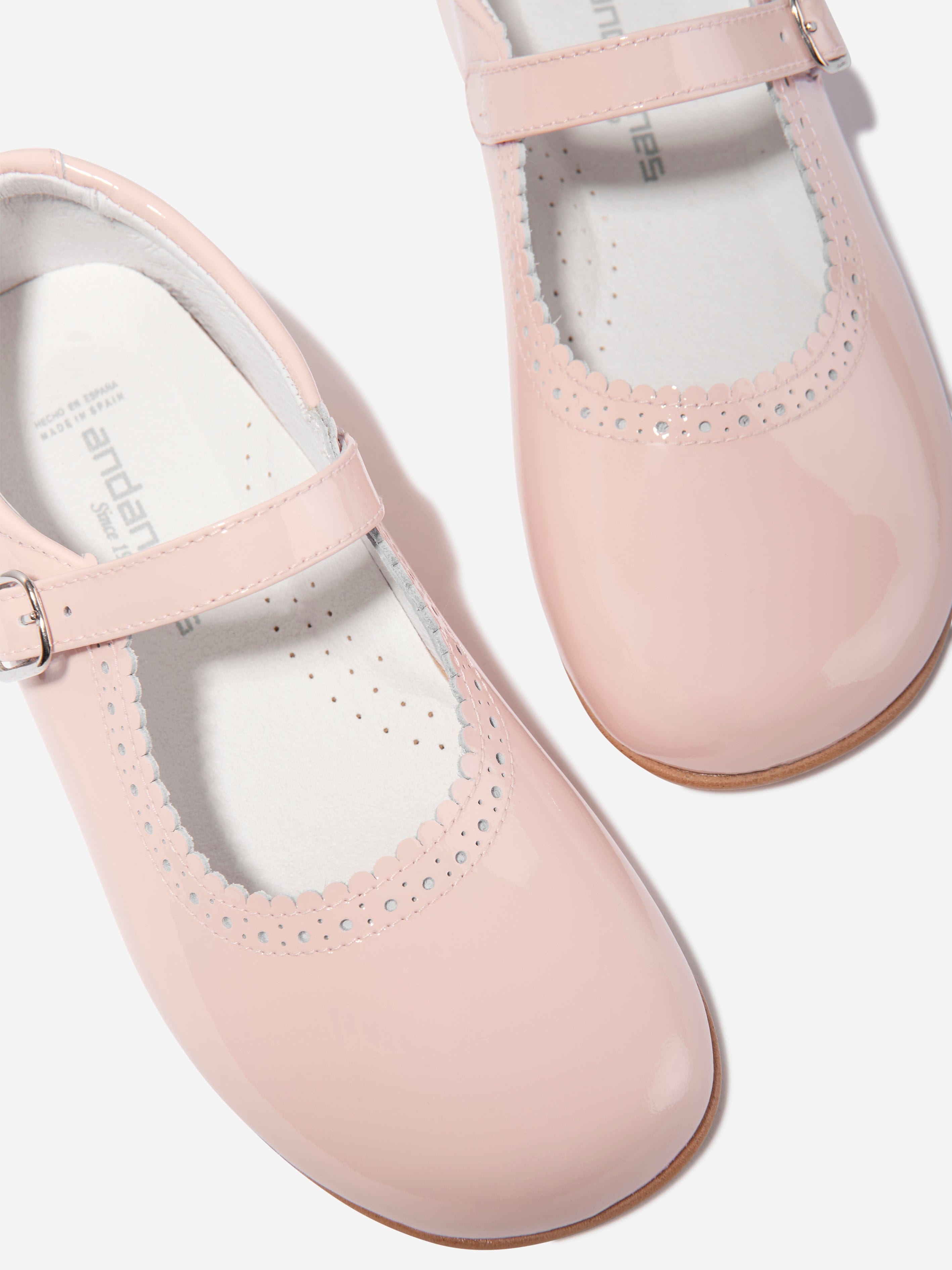 Andanines Girls Patent Leather Mary Jane Shoes in Pink