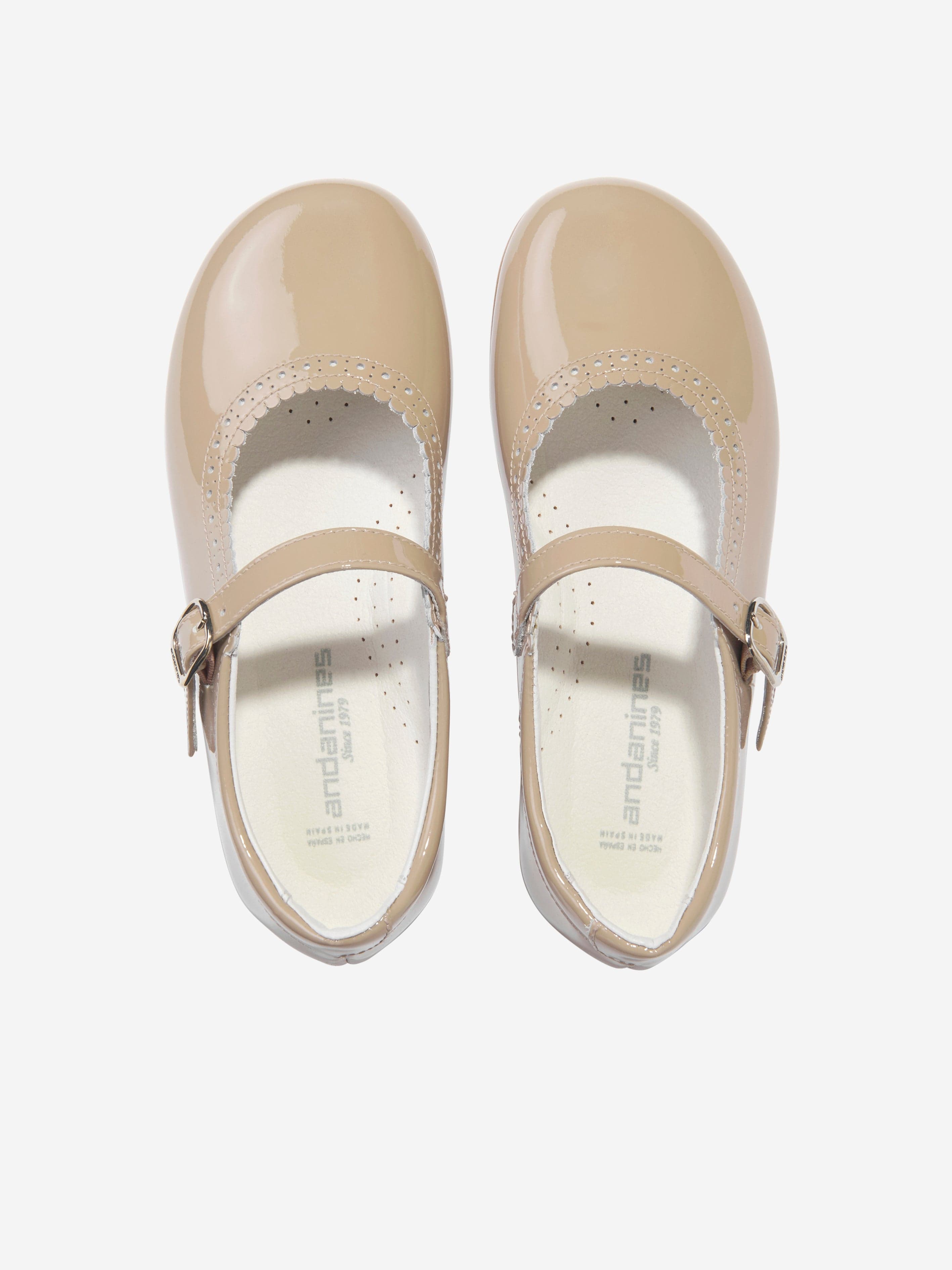 Andanines Girls Patent Leather Mary Jane Shoes in Beige