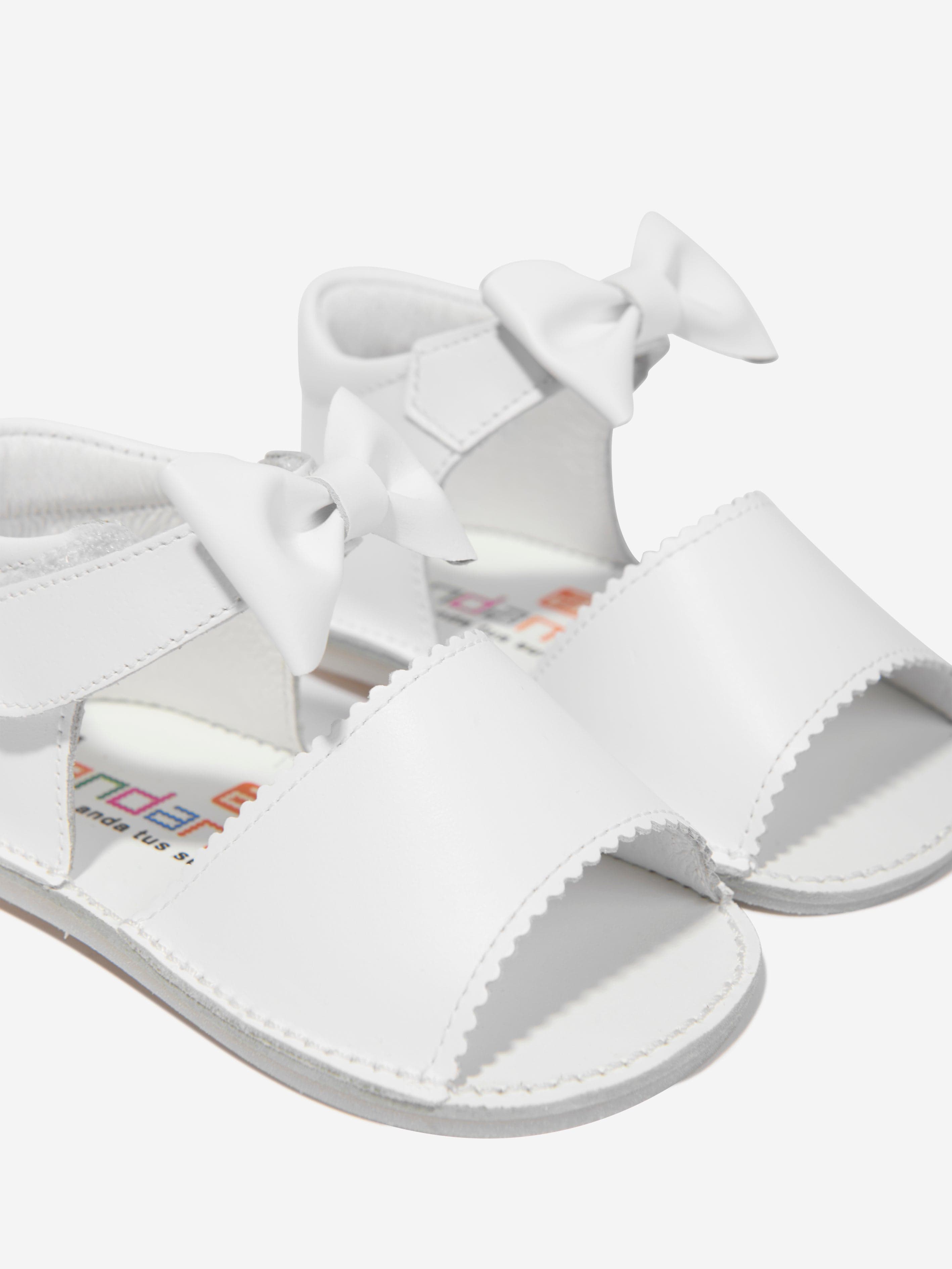 Andanines Baby Girls Leather Bow Sandals in White