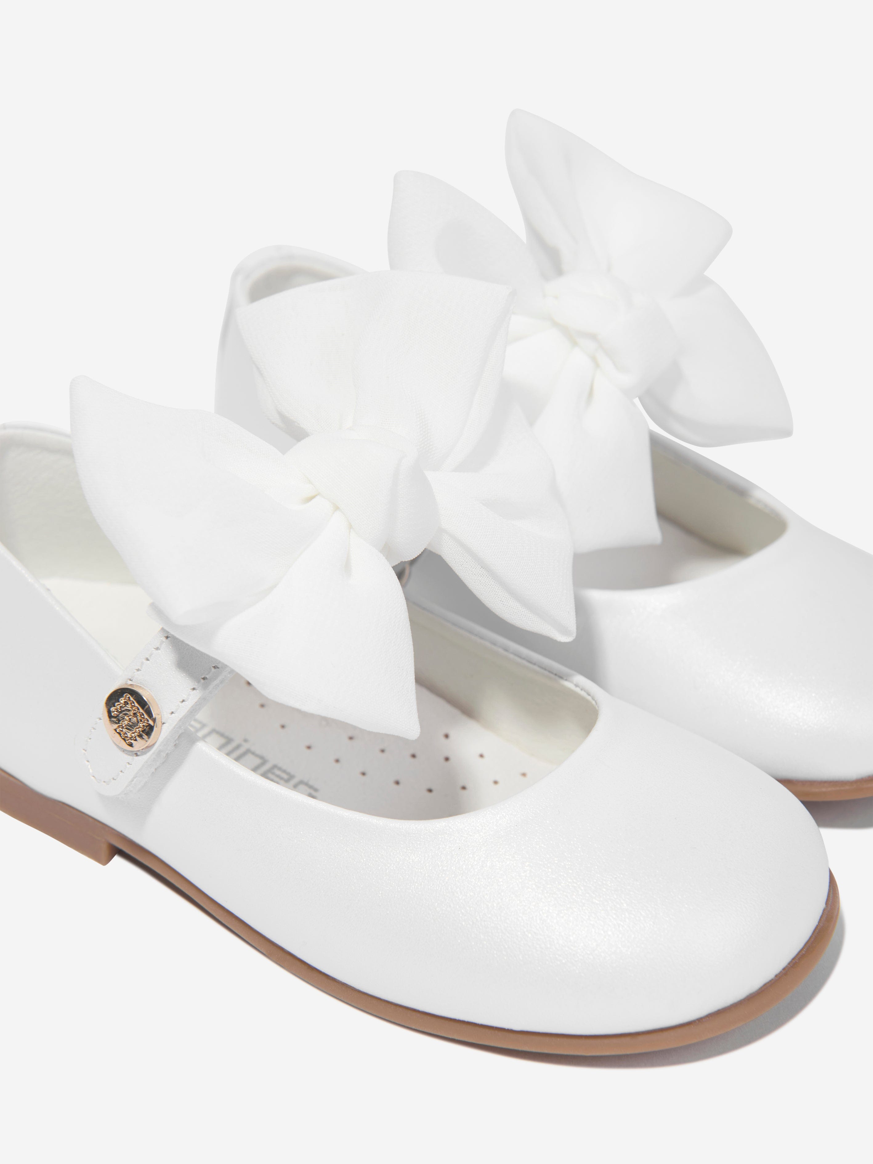 Andanines Girls Leather Bow Shoes in White