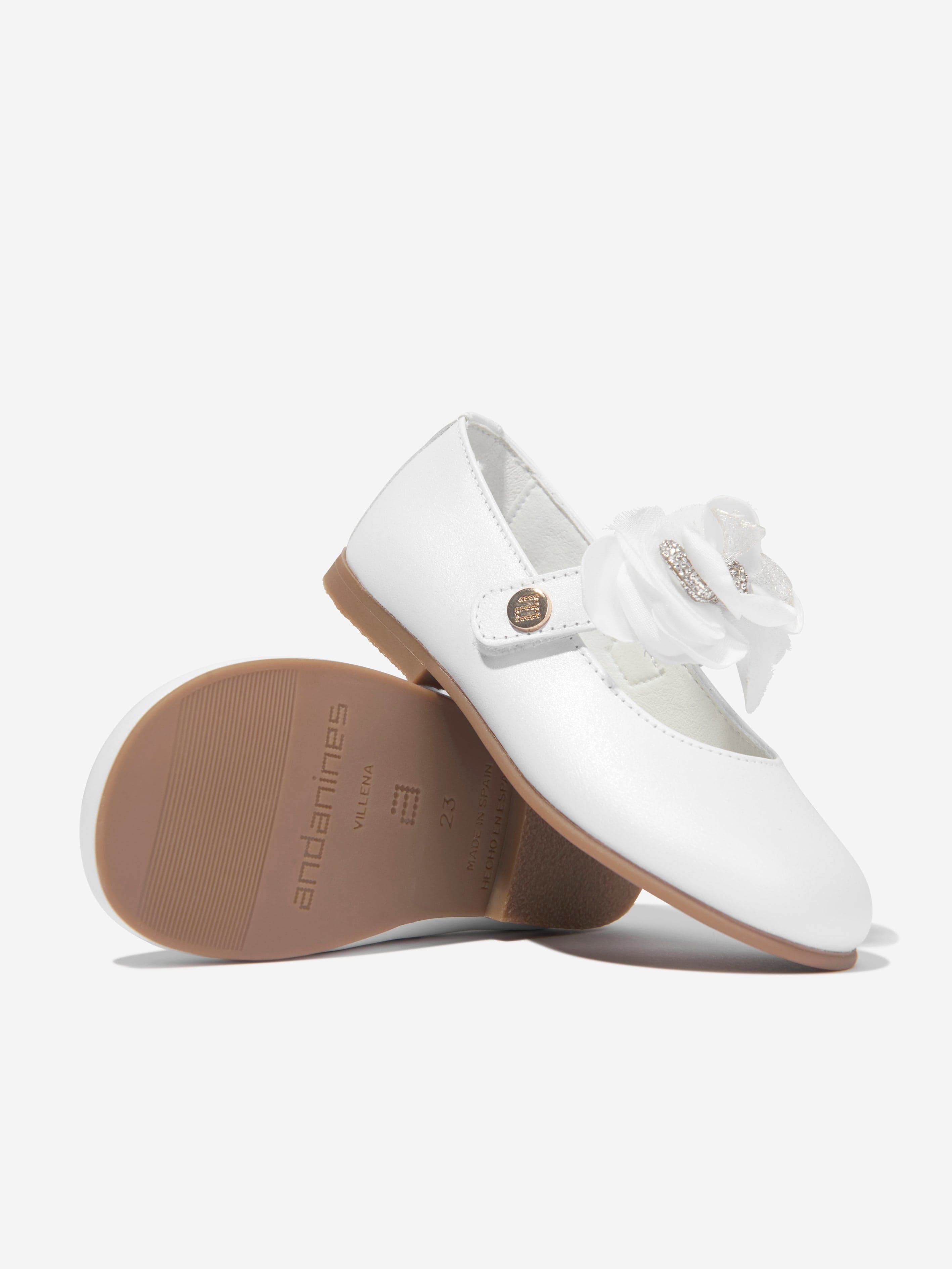 Andanines Girls Leather Flower Shoes in White