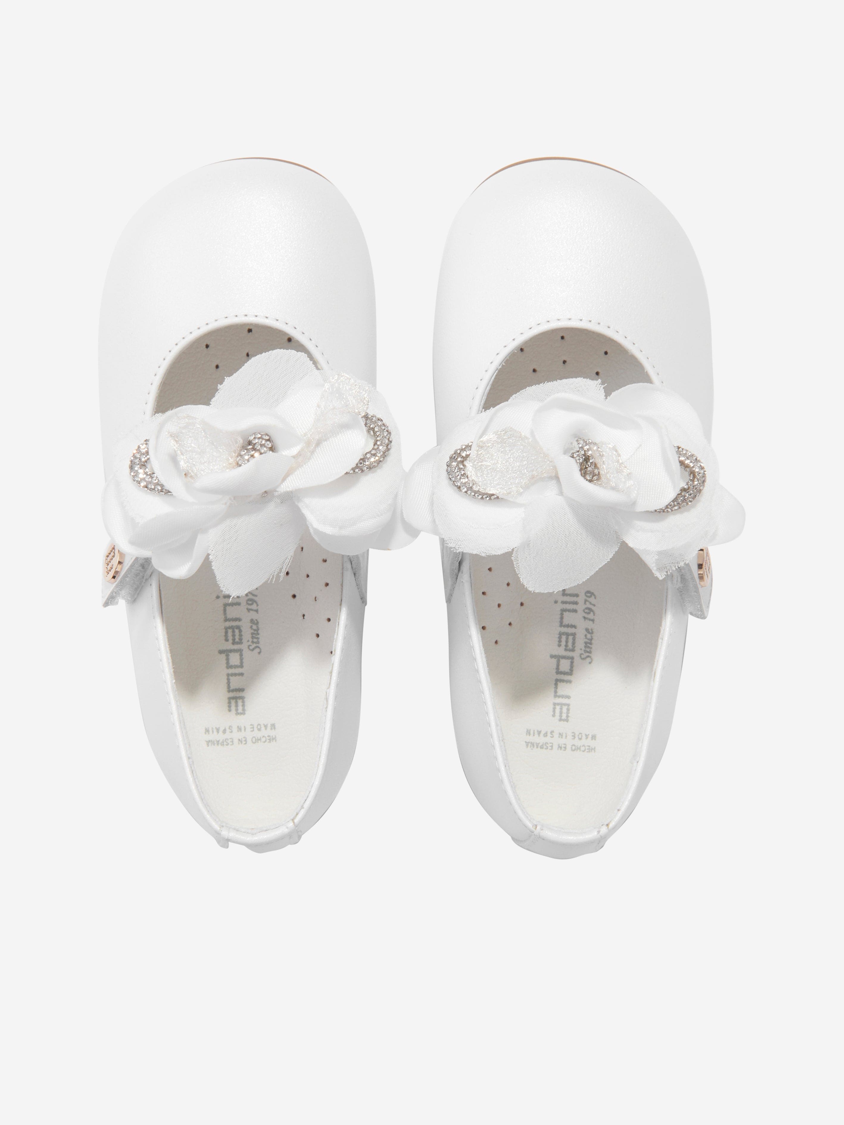 Andanines Girls Leather Flower Shoes in White