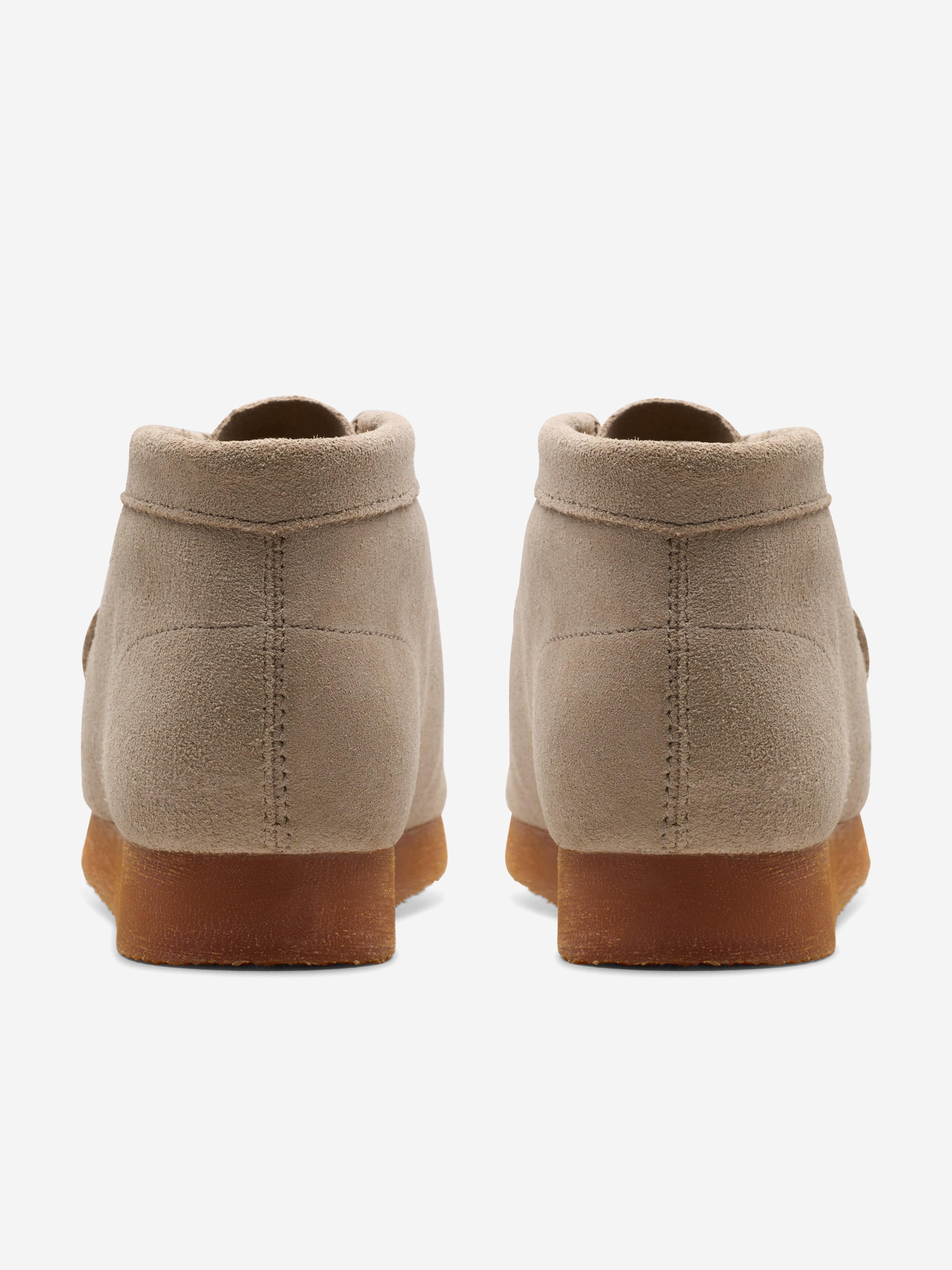 Clarks Kids Wallabee Boots in Beige (Wide Fit)