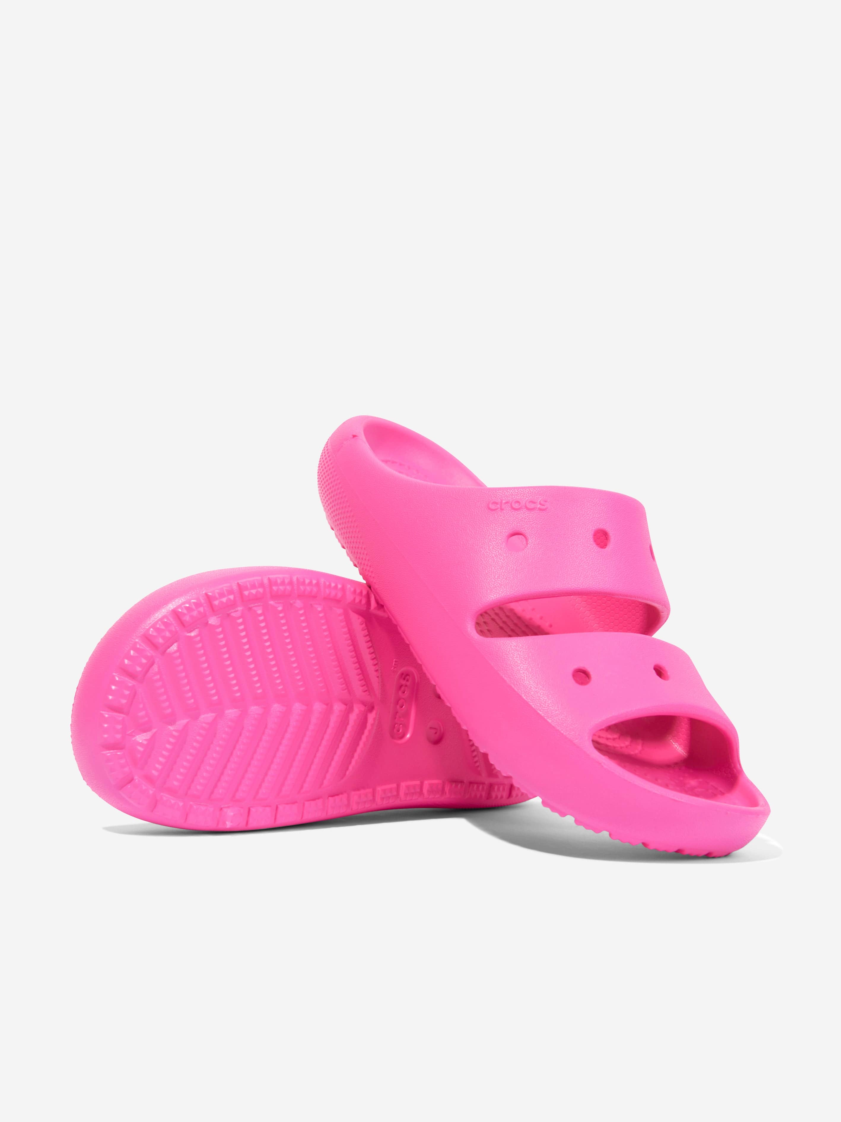 Crocs Girls Classic Sandal in Pink