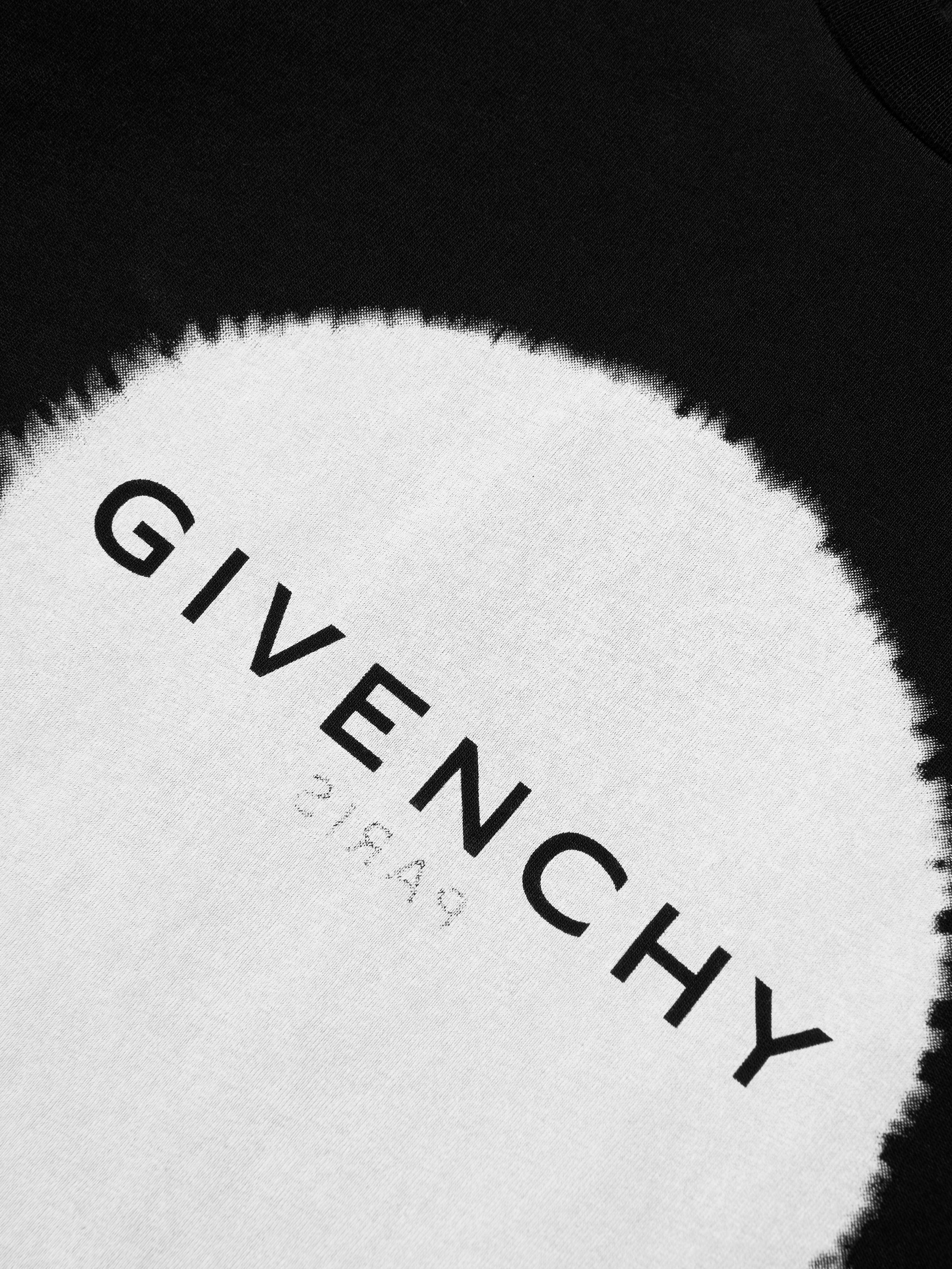 Givenchy Boys Logo Print T-Shirt in Black