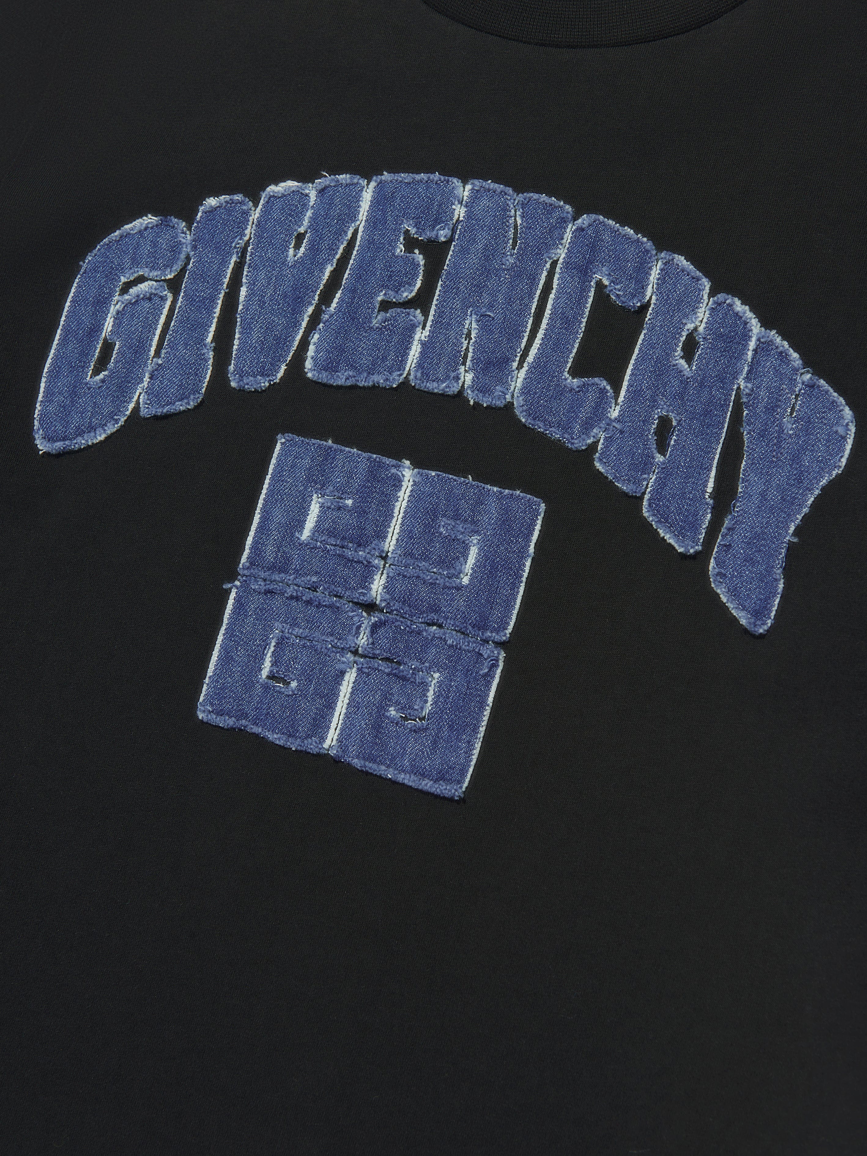 Givenchy Boys Applique Logo T-Shirt in Black