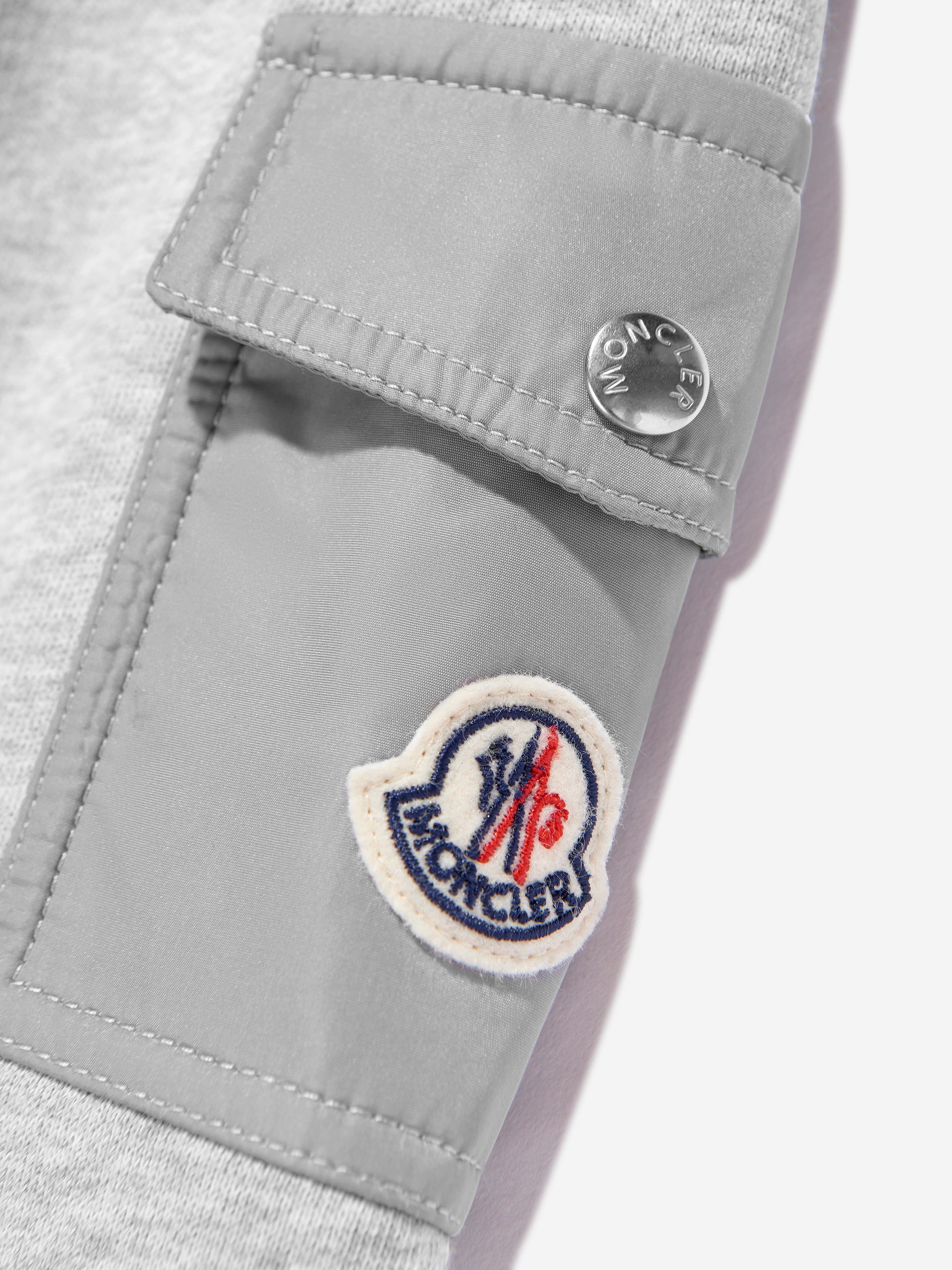 Moncler Enfant Boys Logo Sweatshirt in Grey