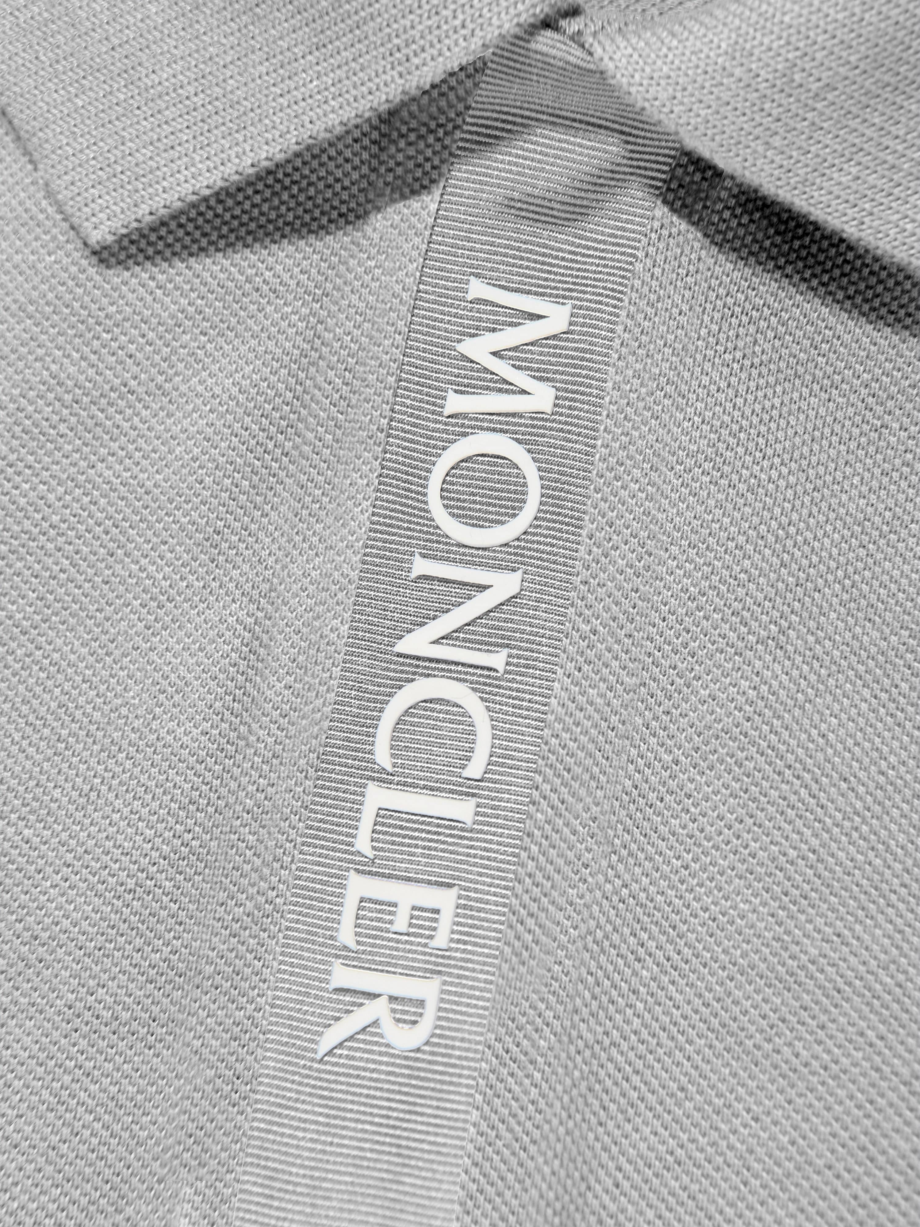 Moncler Enfant Boys Logo Polo Shirt in Grey