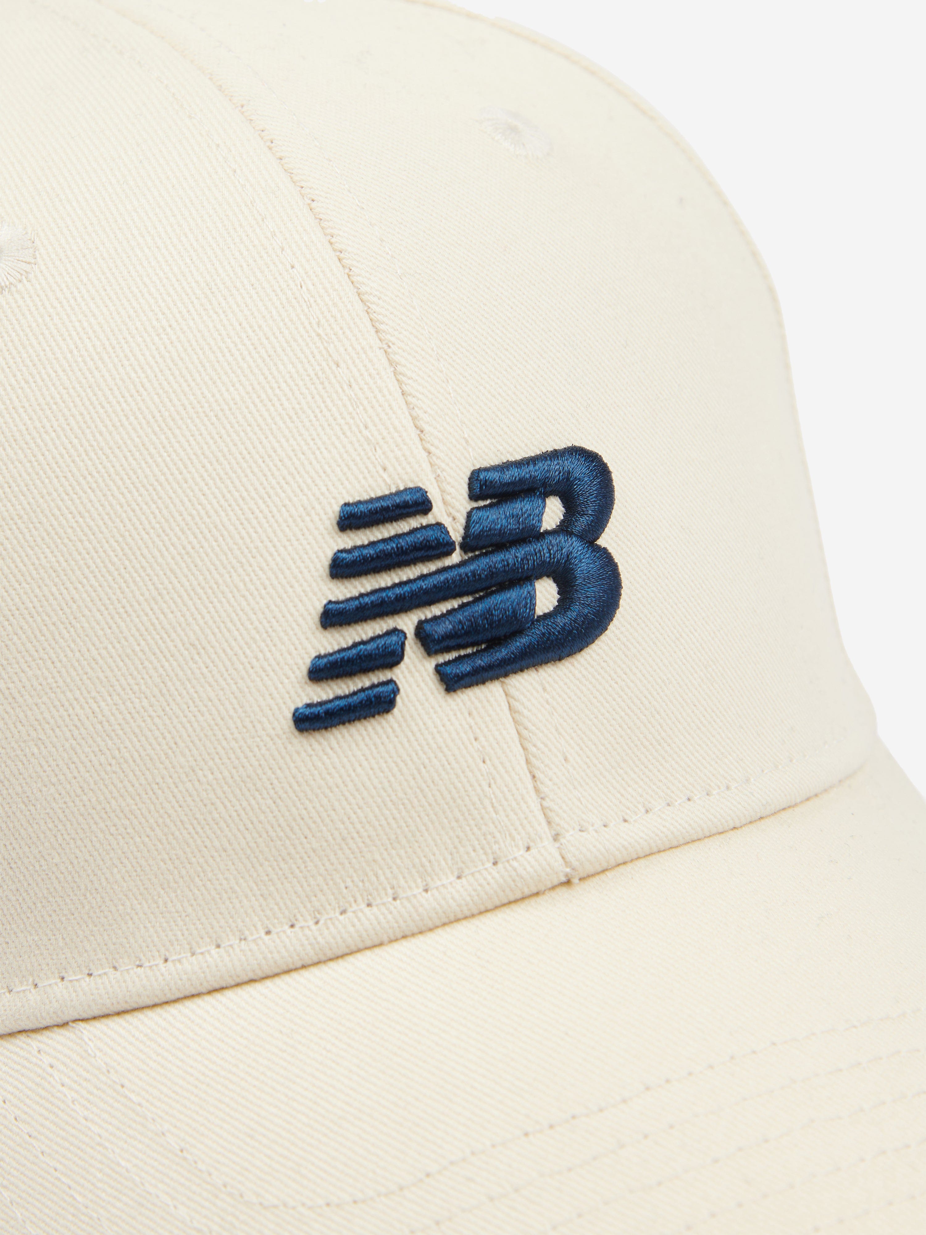 New Balance Boys Small Logo Cap in Beige