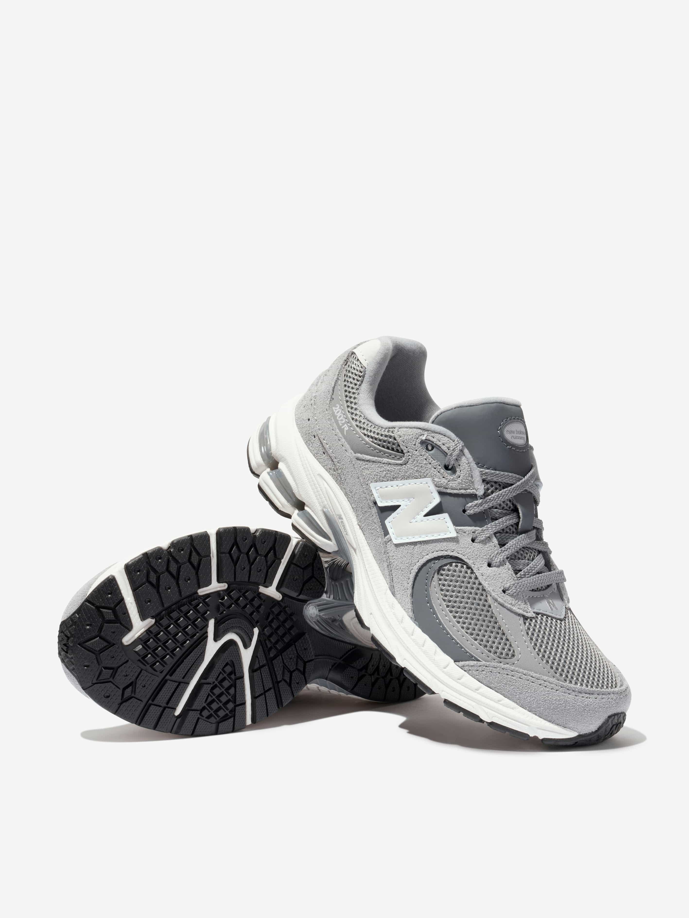 New Balance Kids 2002 Lace Up Logo Trainers in Grey