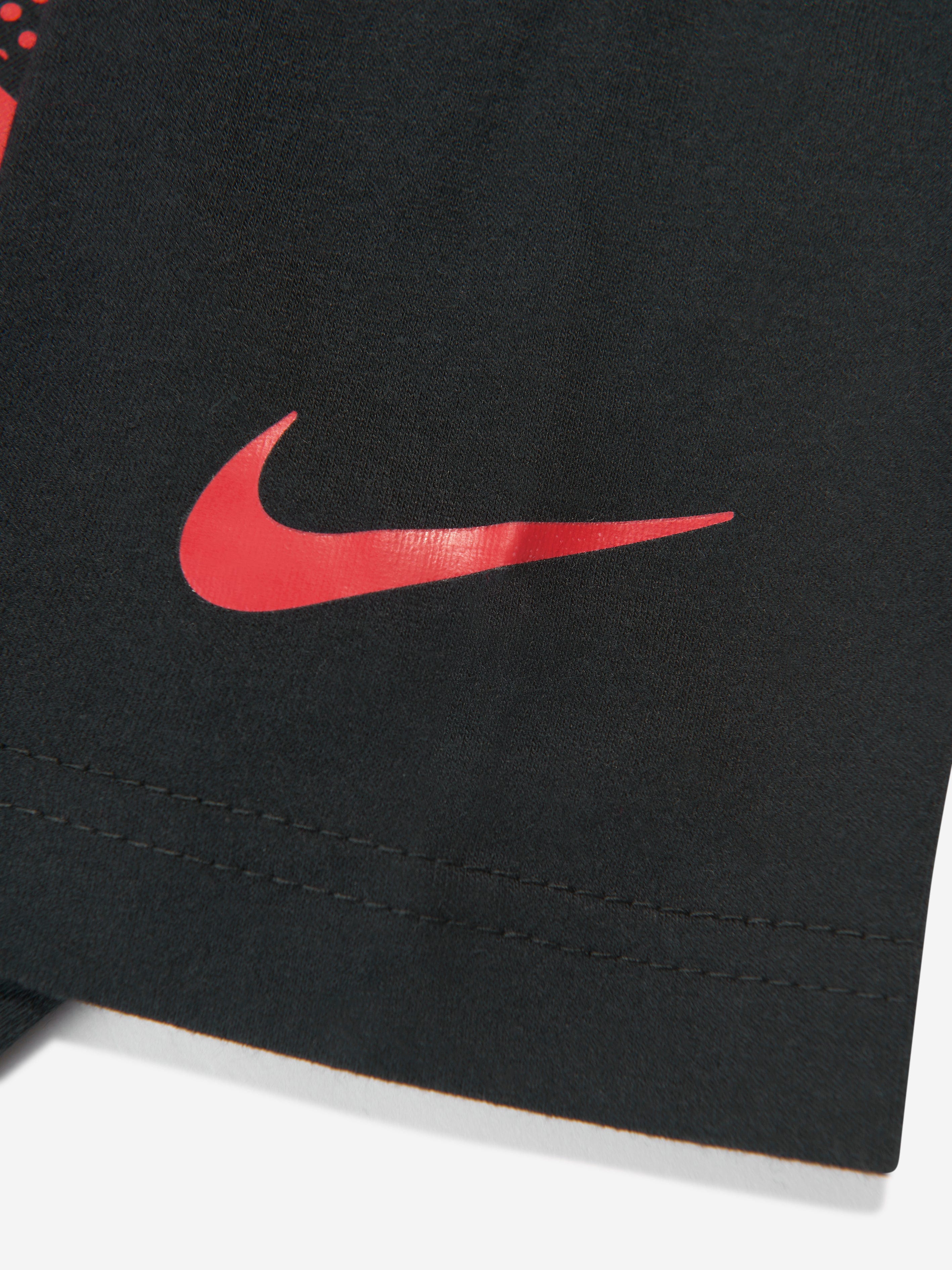 Nike Boys Brandmark Multi Swoosh T-Shirt in Black