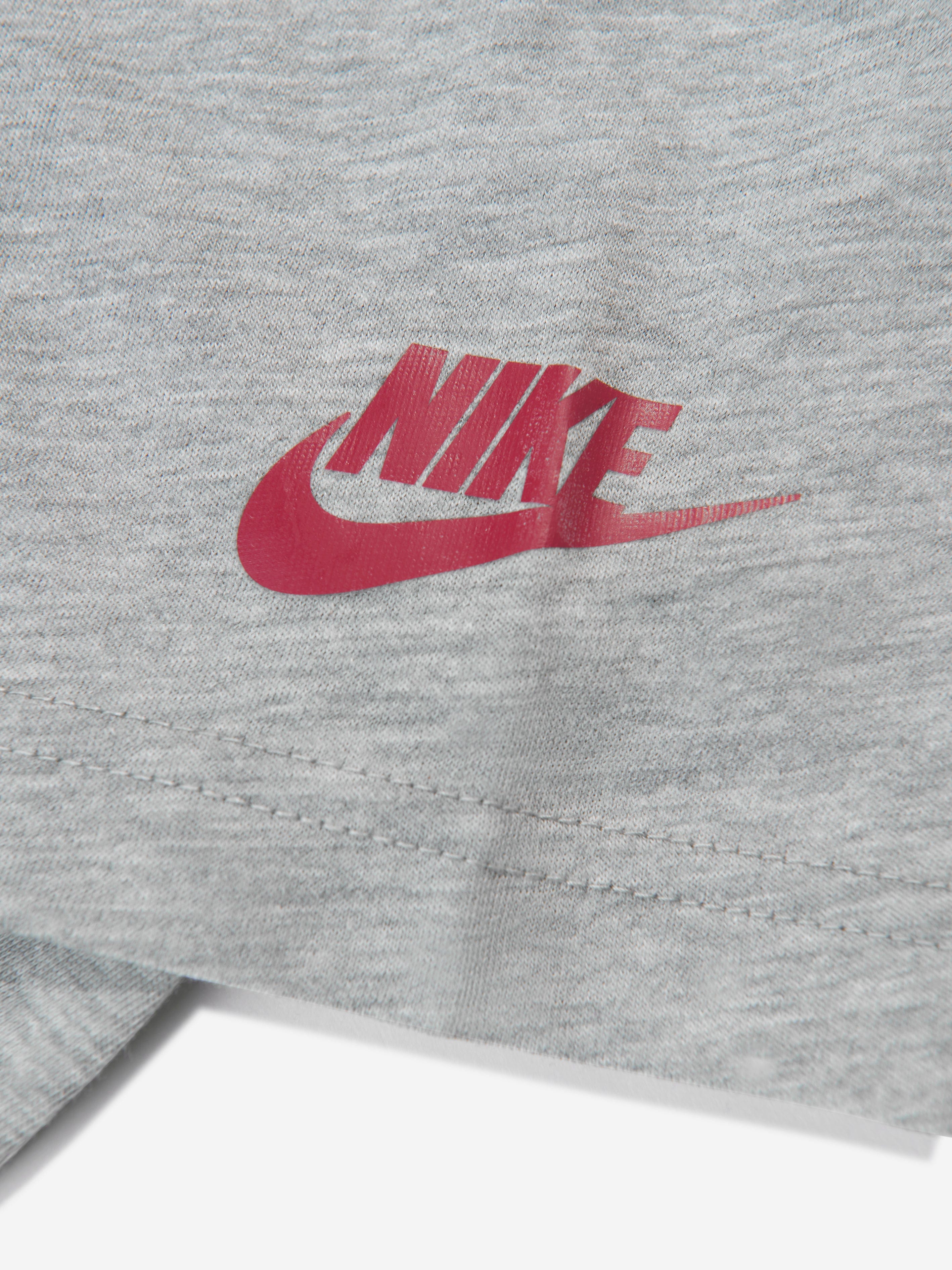 Nike Boys Brandmark Futura T-Shirt in Grey