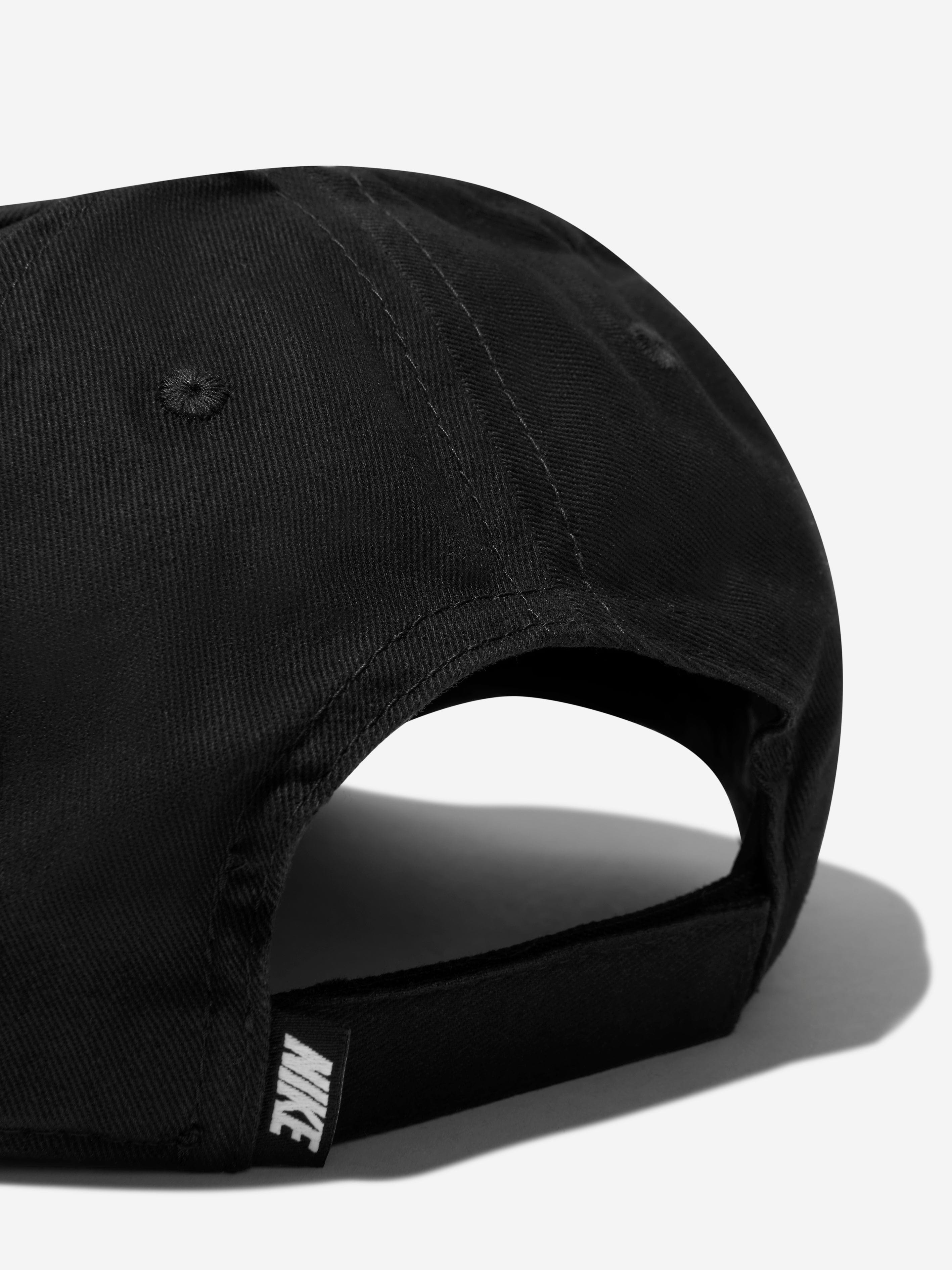 Nike Kids Future Curve Brim Cap in Black