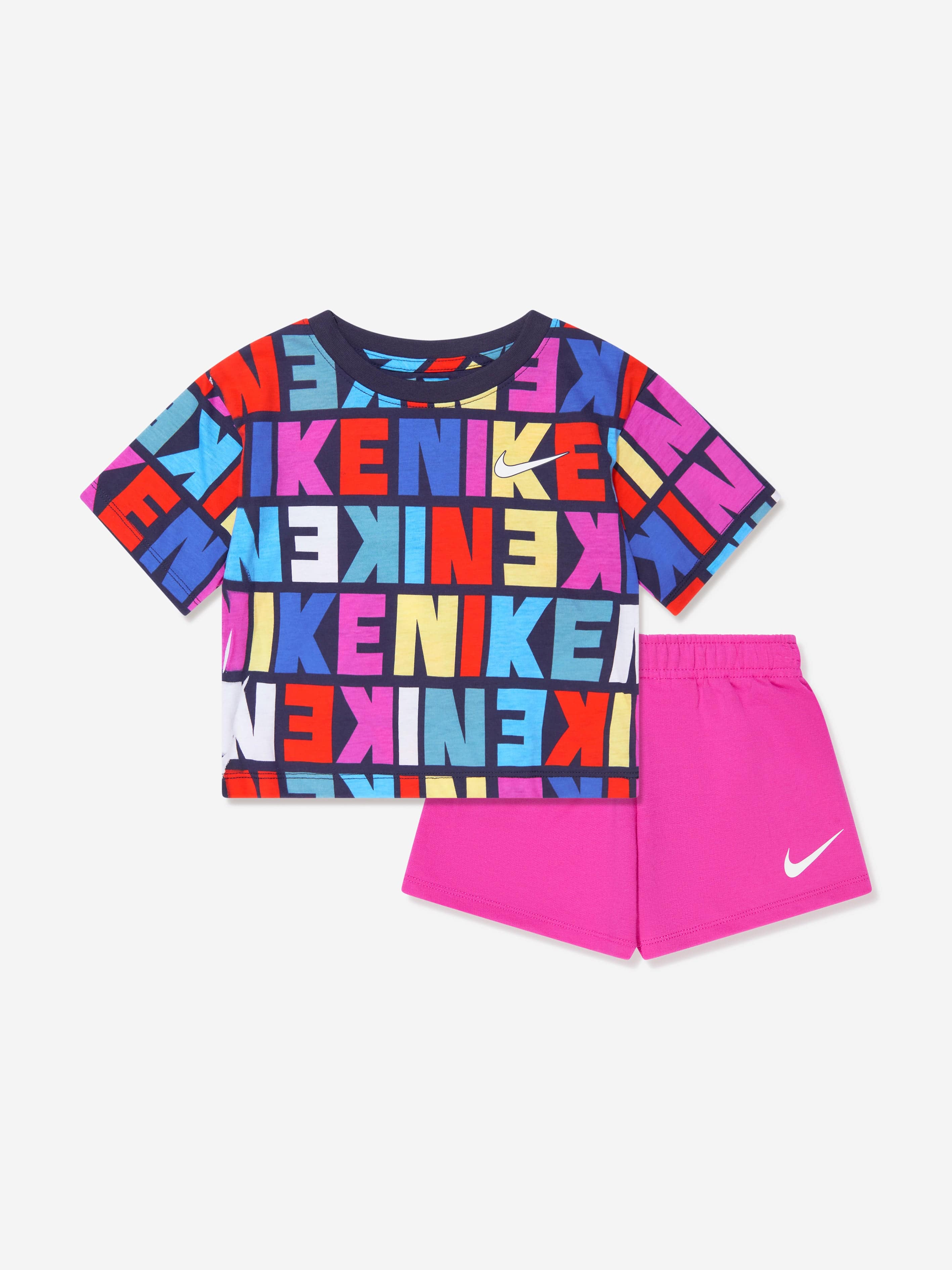 Nike Girls T-Shirt And Shorts Set in Pink