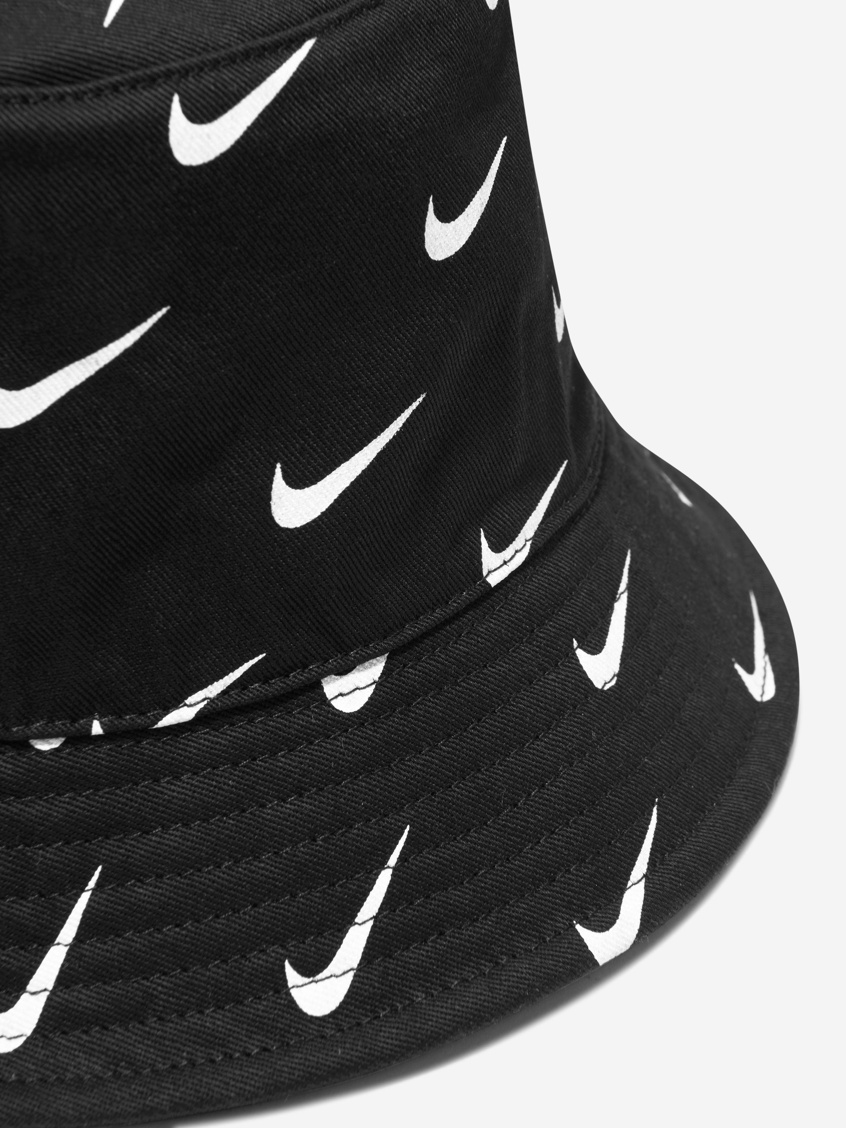 Nike Kids Swoosh Print Bucket Hat in Black