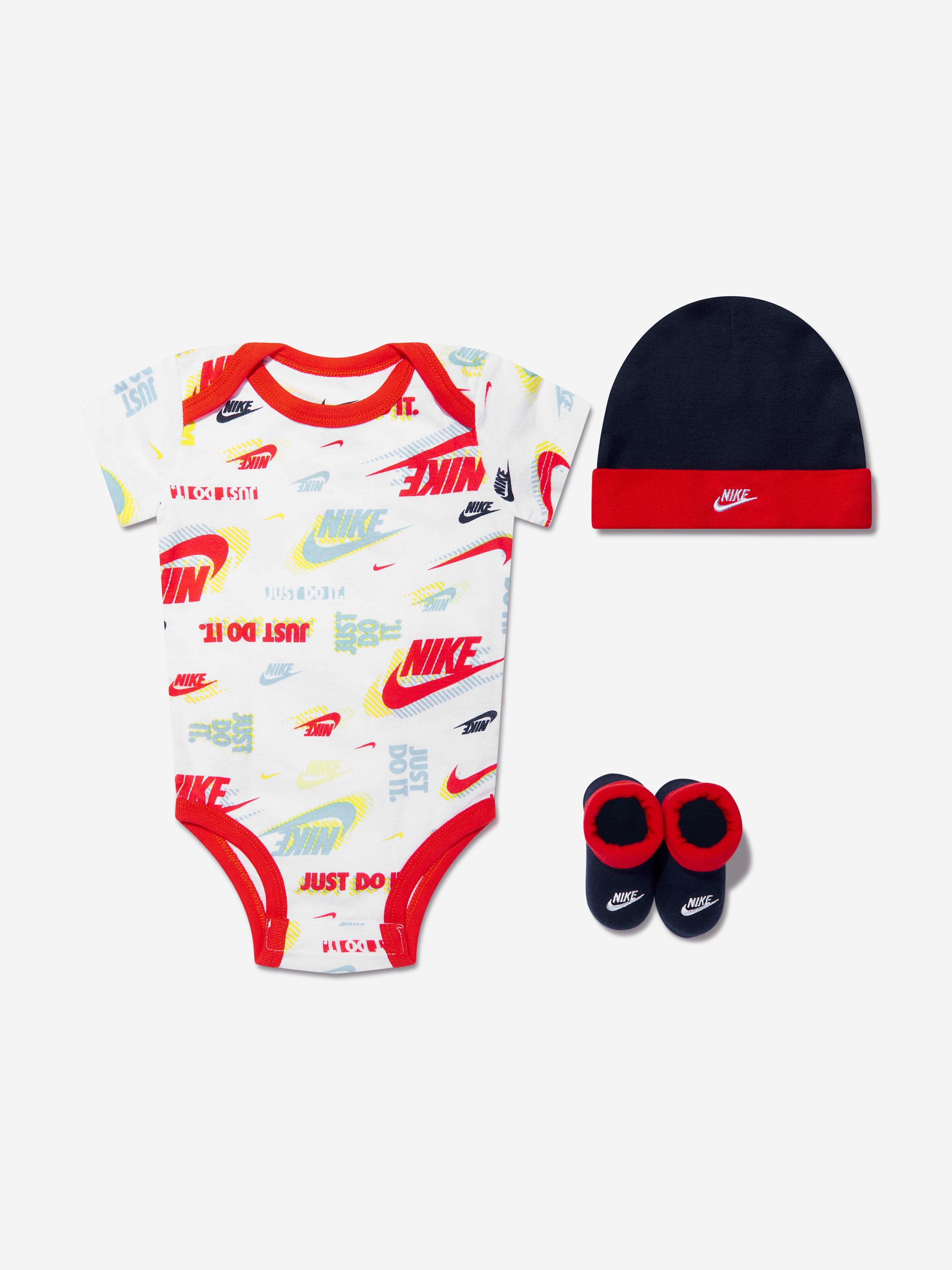 Nike Baby Boys Active Joy 3 Piece Gift Set in White