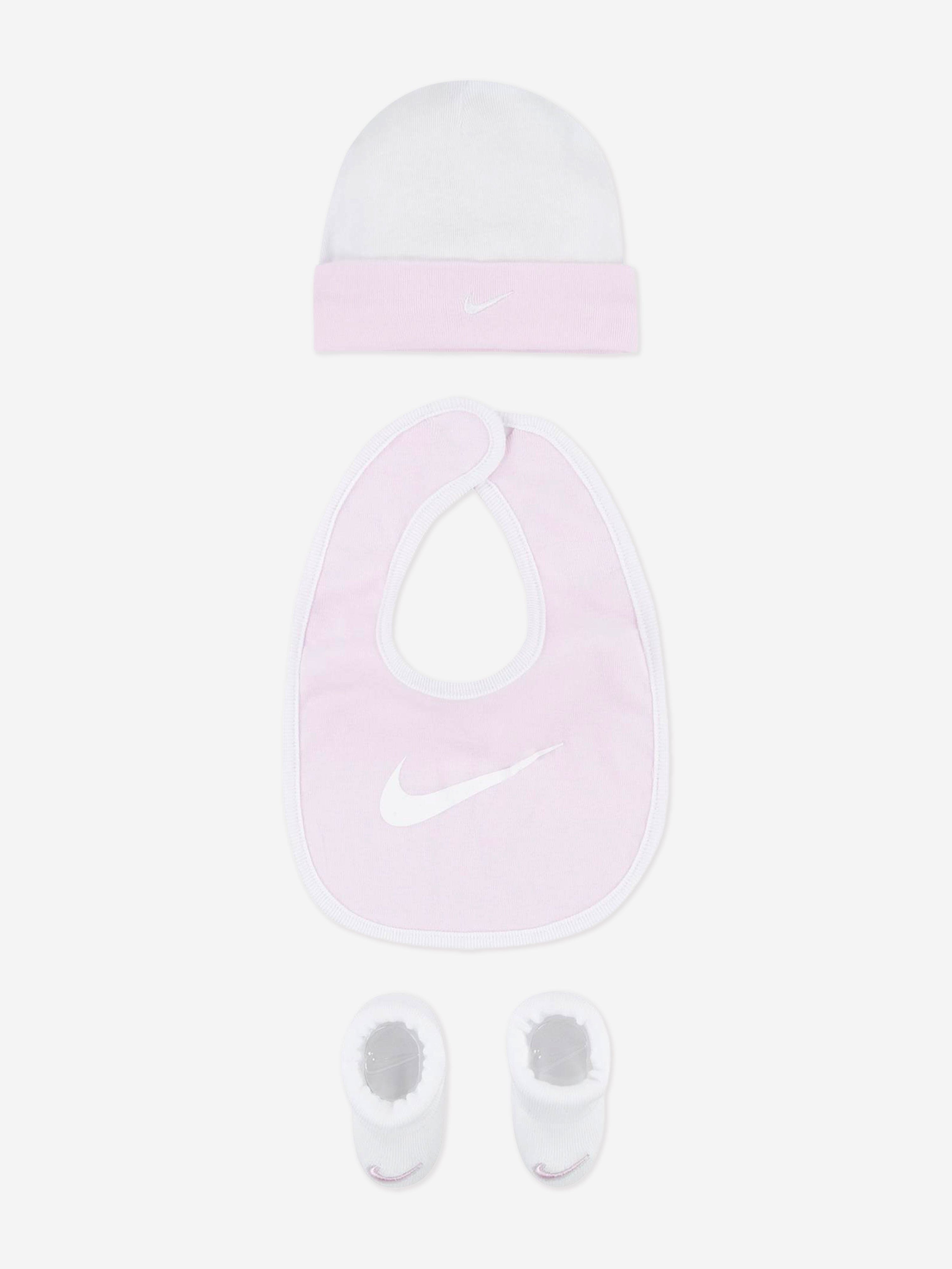 Nike Baby Girls 5 Piece Gift Set in Pink