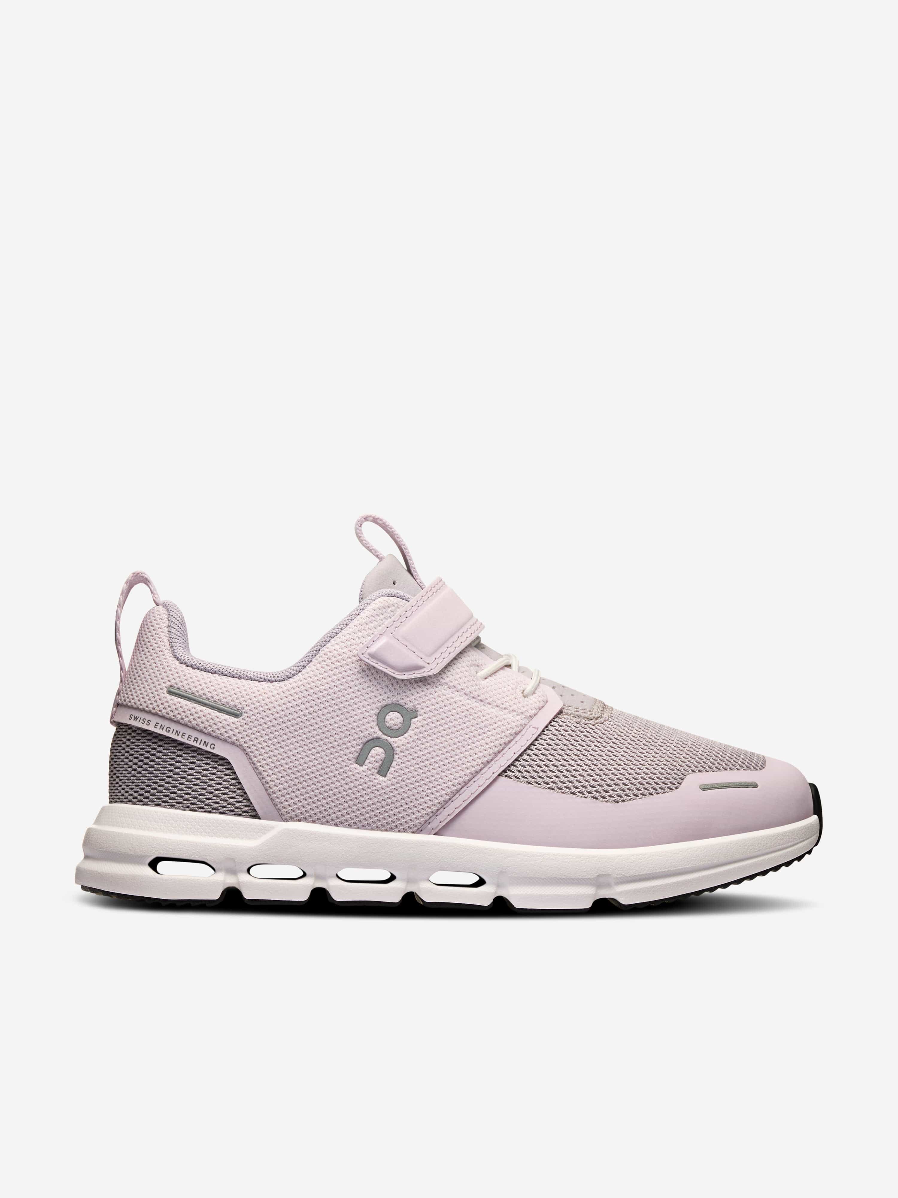 On Running Girls Cloud Play Trainers in Purple