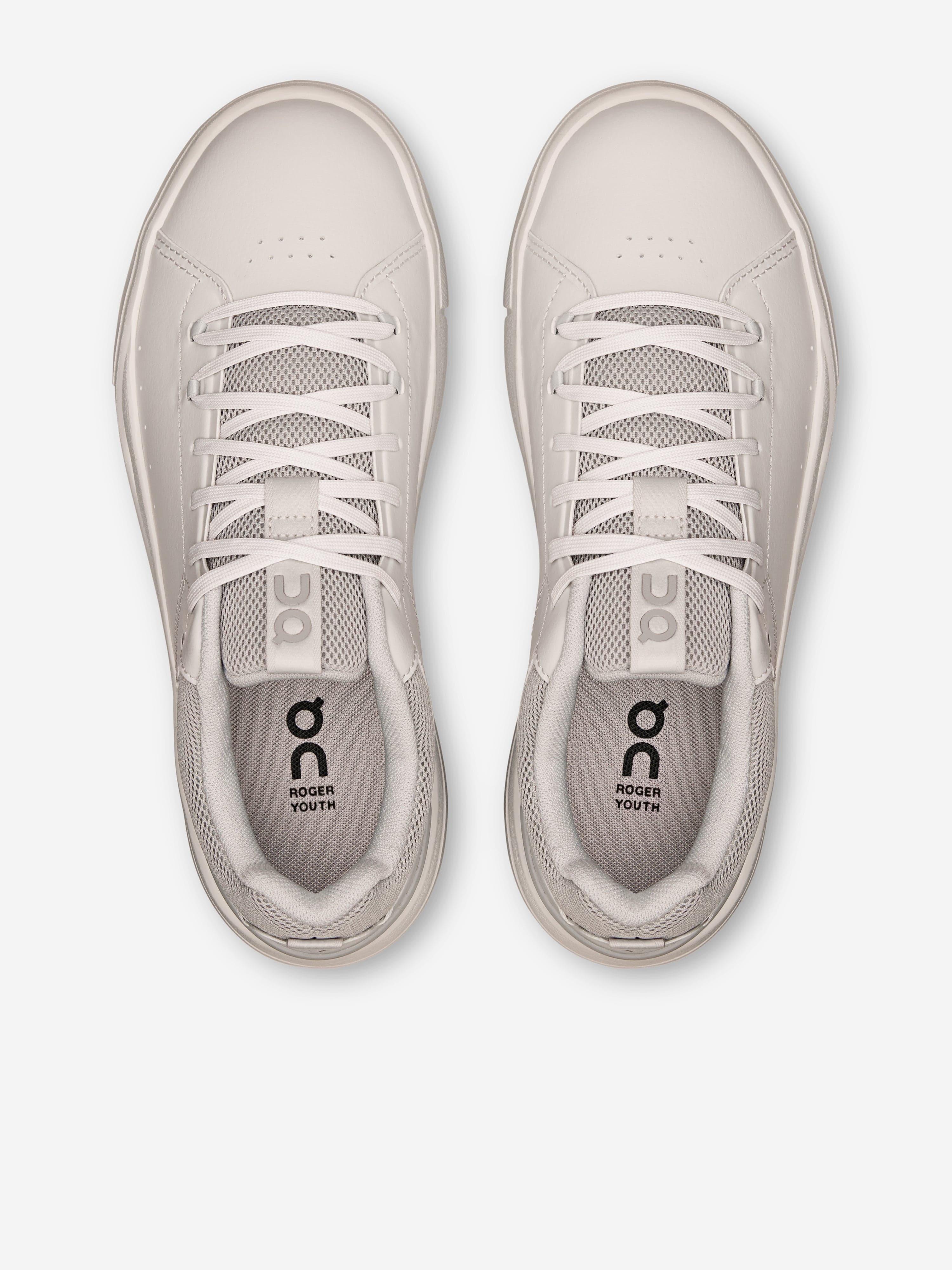 On Running Girls The Roger Trainers in Grey