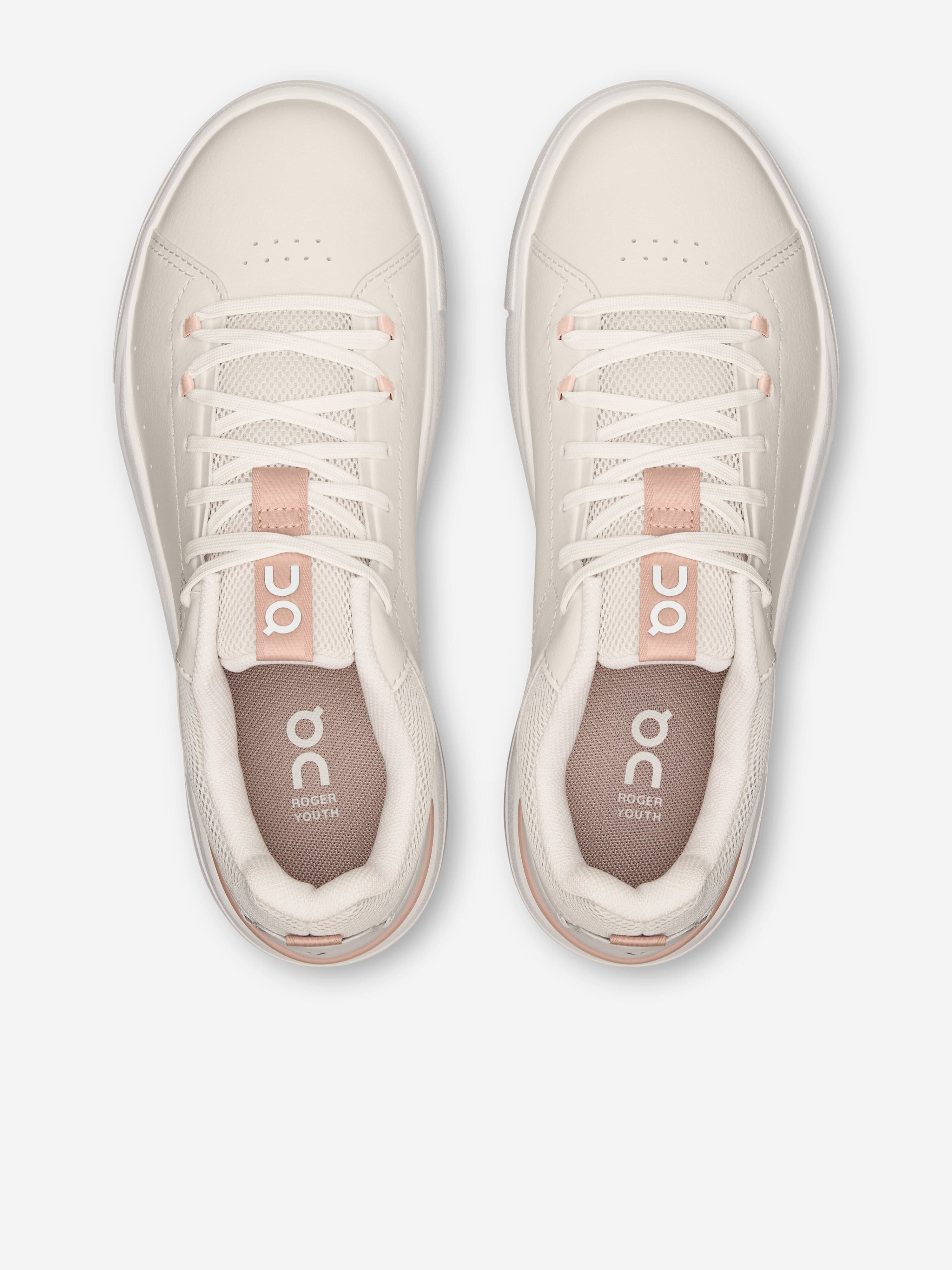 On Running Kids The Roger Trainers in Ivory