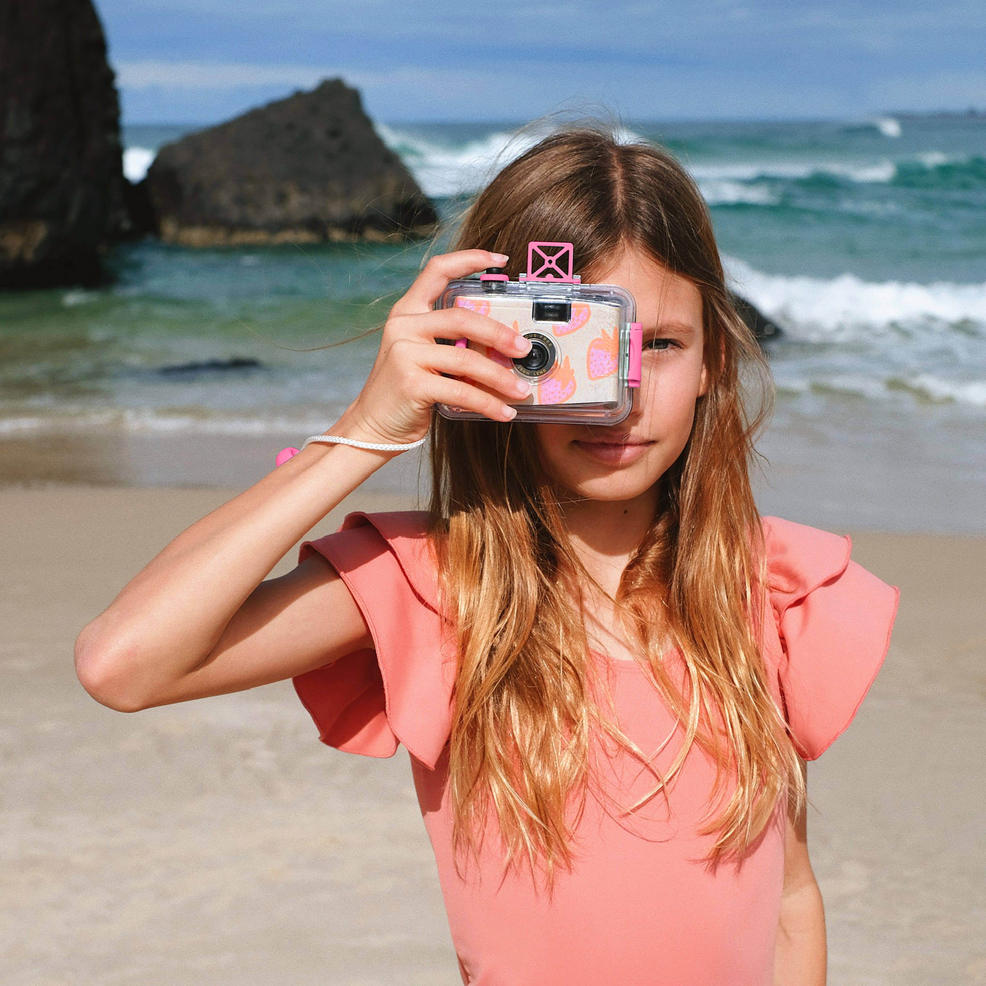 Sunnylife Girls Strawberry Underwater Camera in Pink