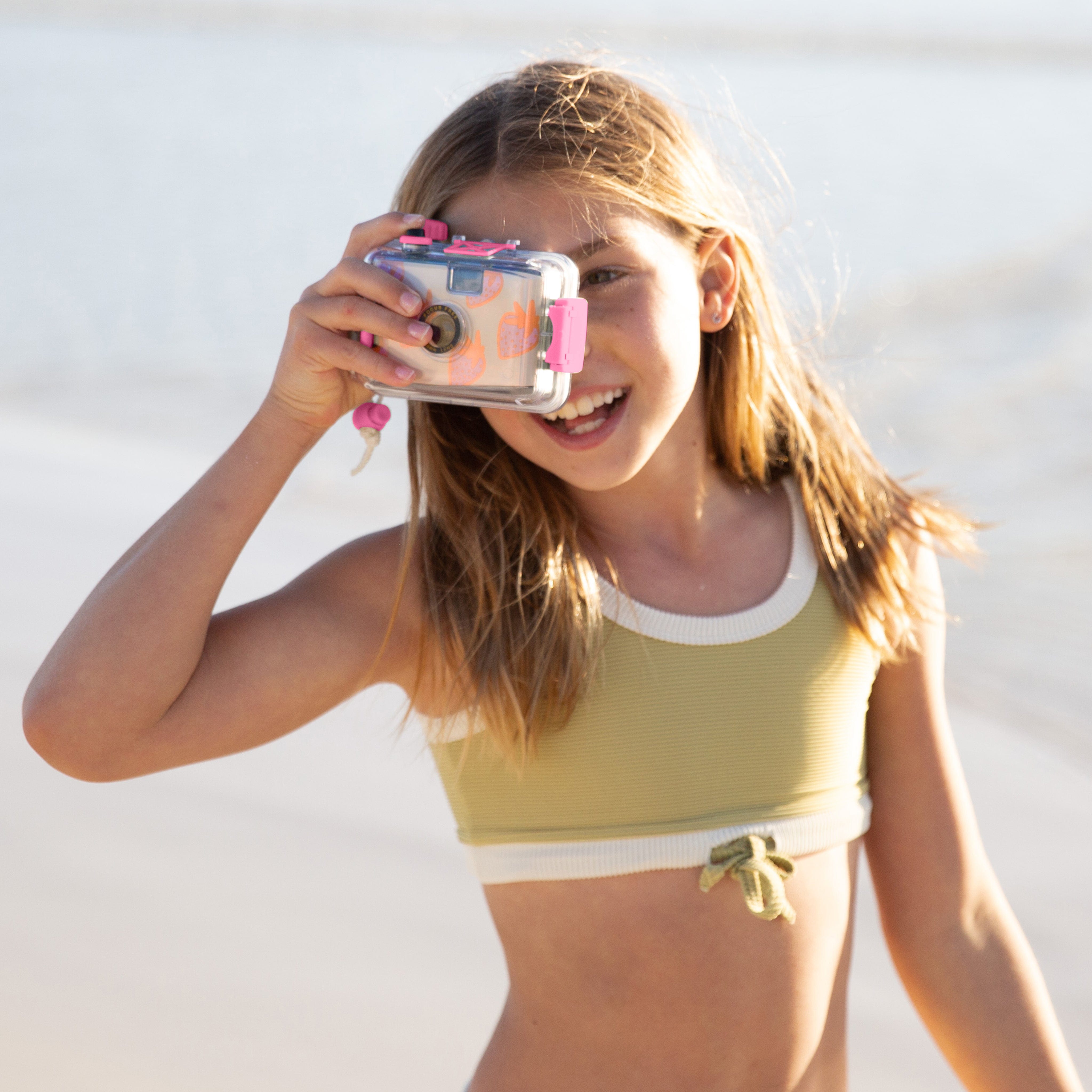 Sunnylife Girls Strawberry Underwater Camera in Pink