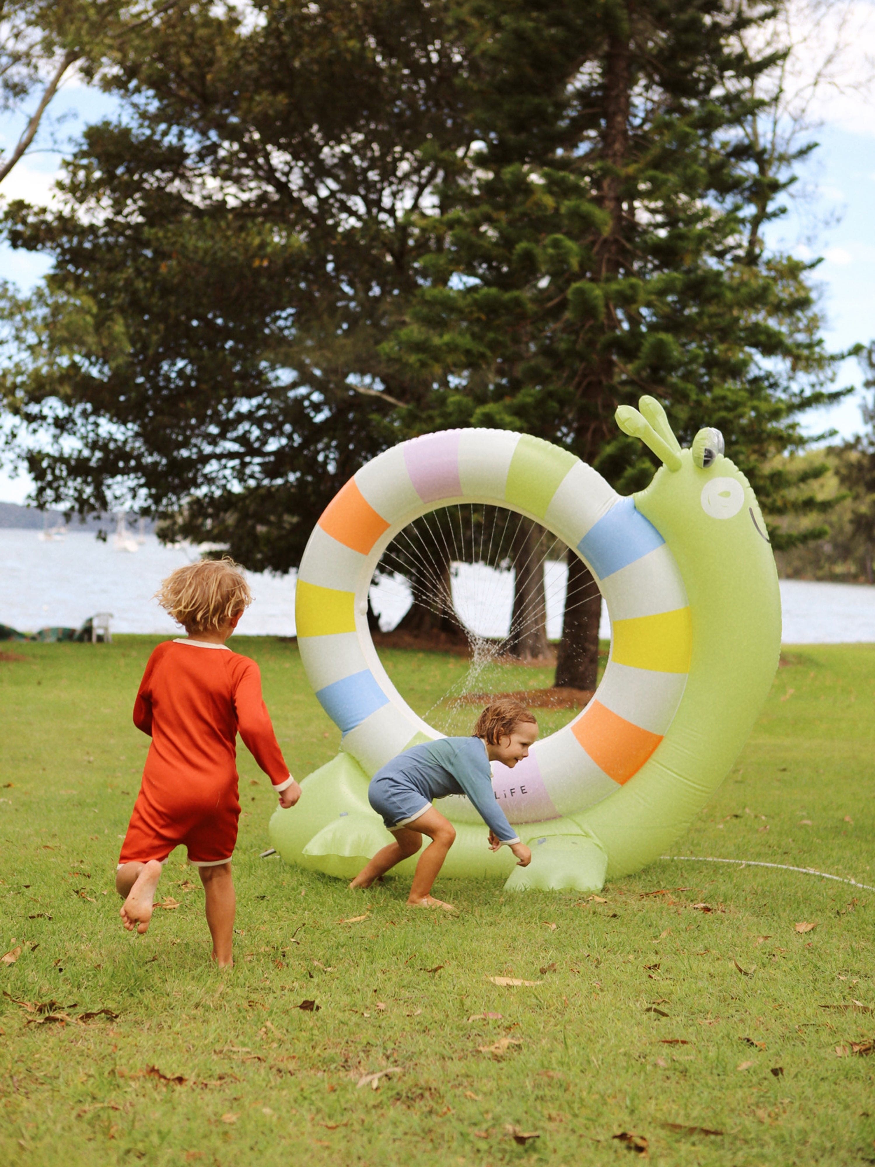 Sunnylife Kids Into the Wild Snail Giant Sprinkler in Green (180cm)