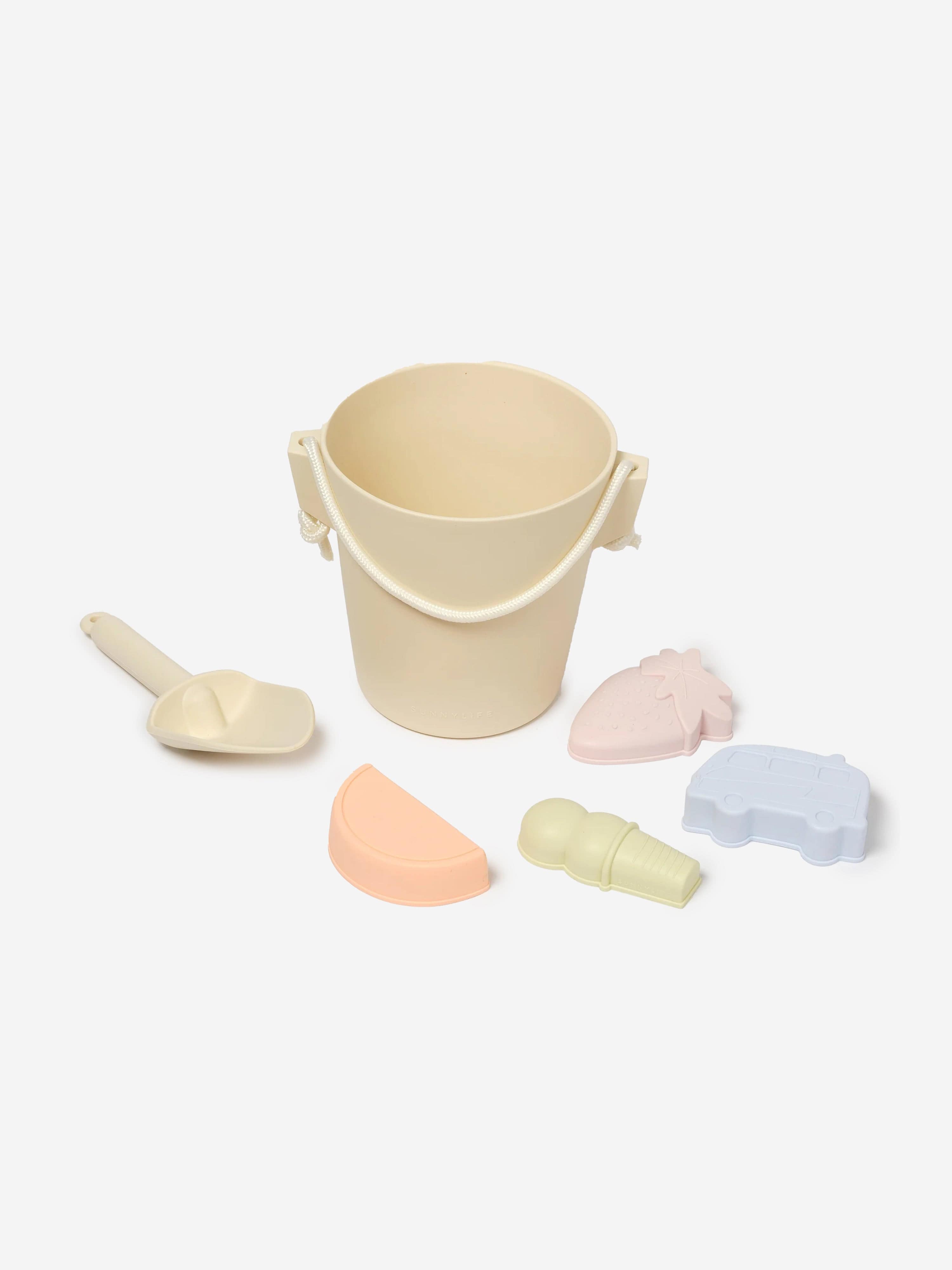 Sunnylife Kids Silicone Bucket & Spade Set Apple Sorbet in Multicolour (19.1cm)