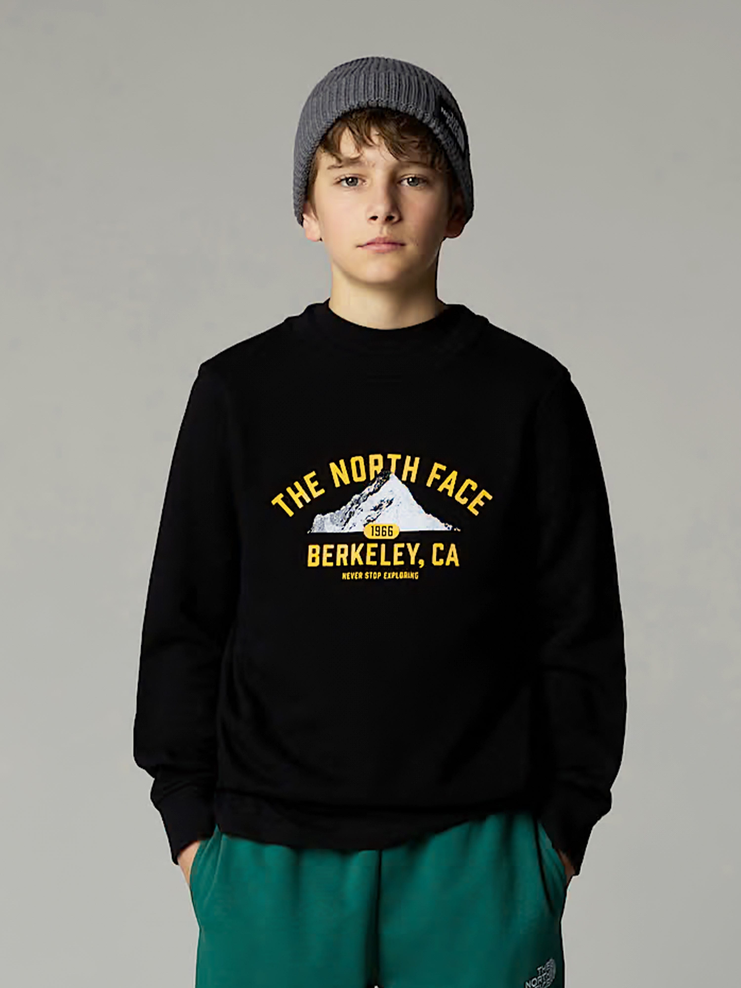 The North Face Kids Varsity Grahic Relaxed Sweatshirt in Black