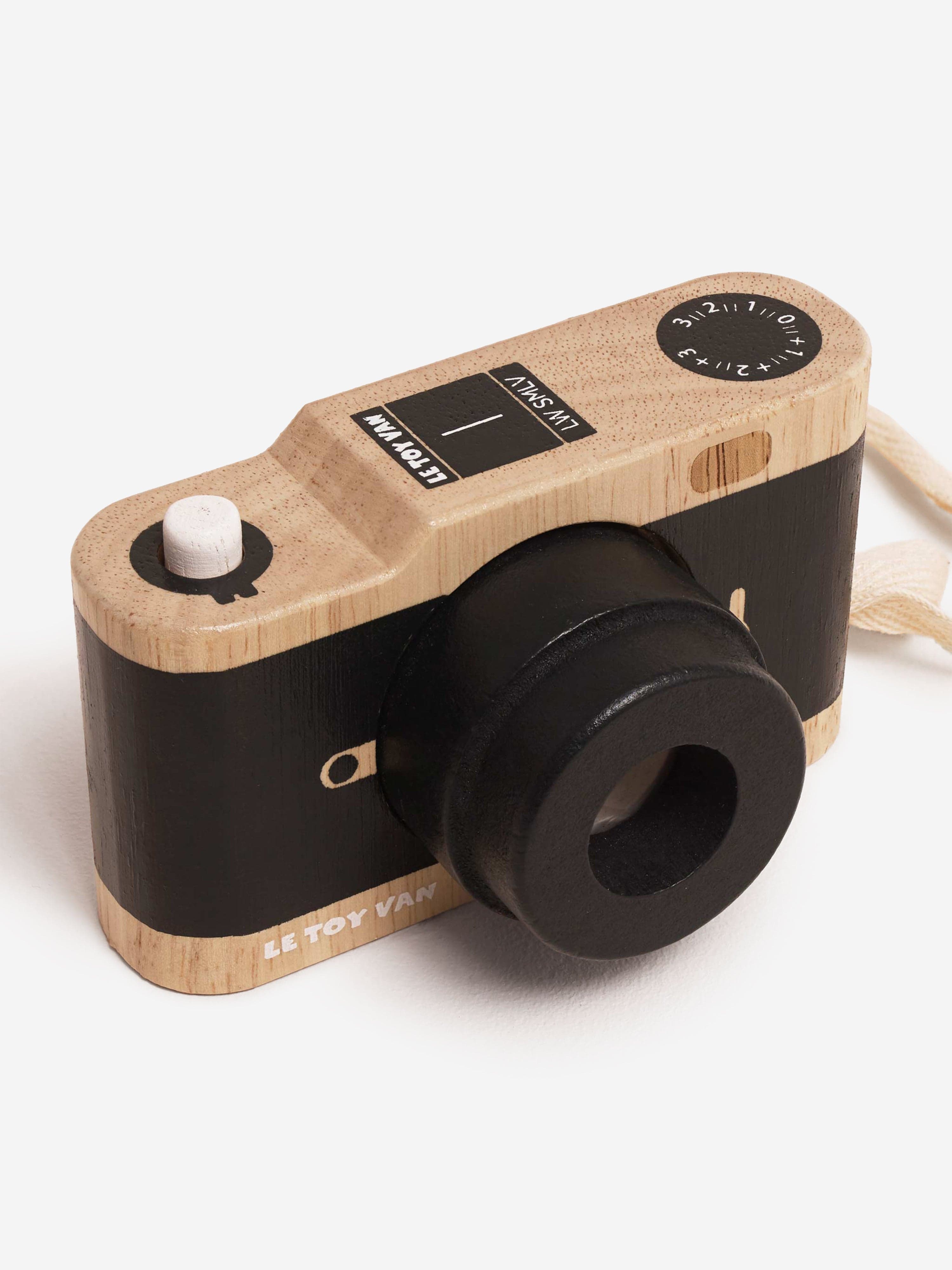 Le Toy Van Wooden Retro Camera (W:13 x D:8 x H:15cm)