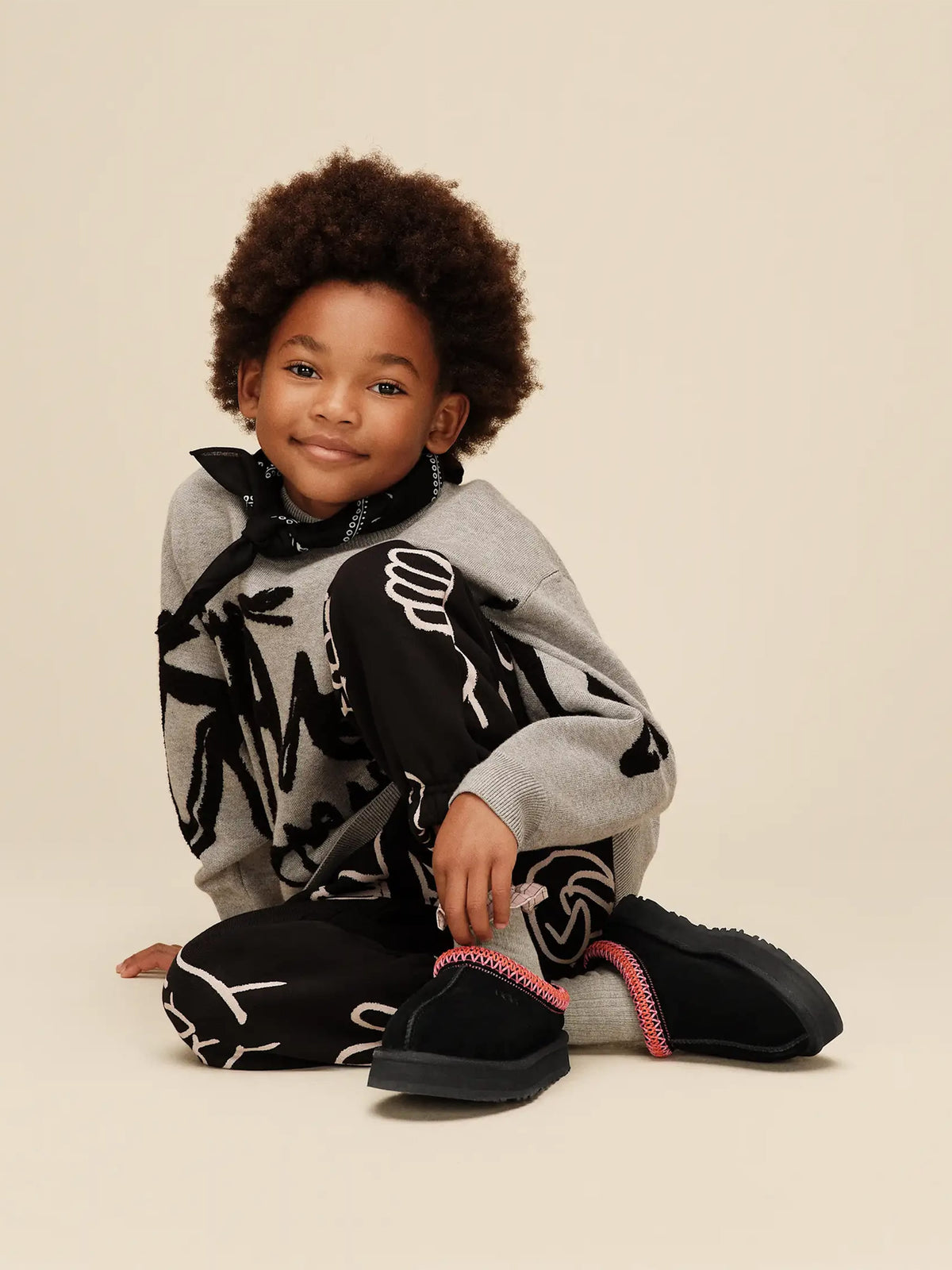 UGG Kids Tazz Slippers in Black