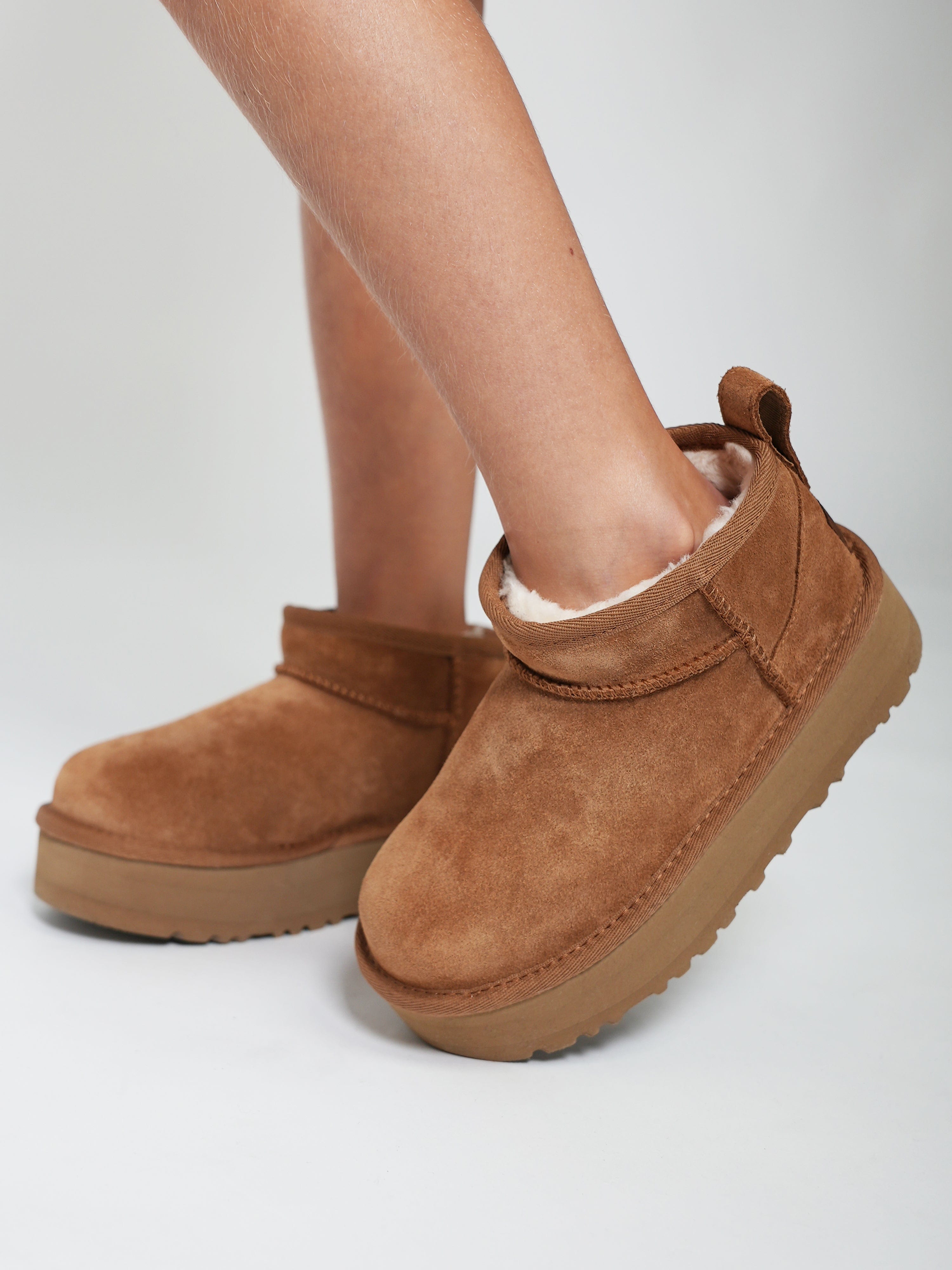 UGG Girls Classic Ultra Mini Platform Boots in Brown